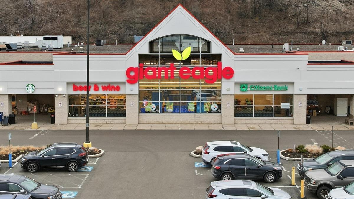 Giant Eagle and Aldi’s are less than 15 minutes from home saving you time running errands.