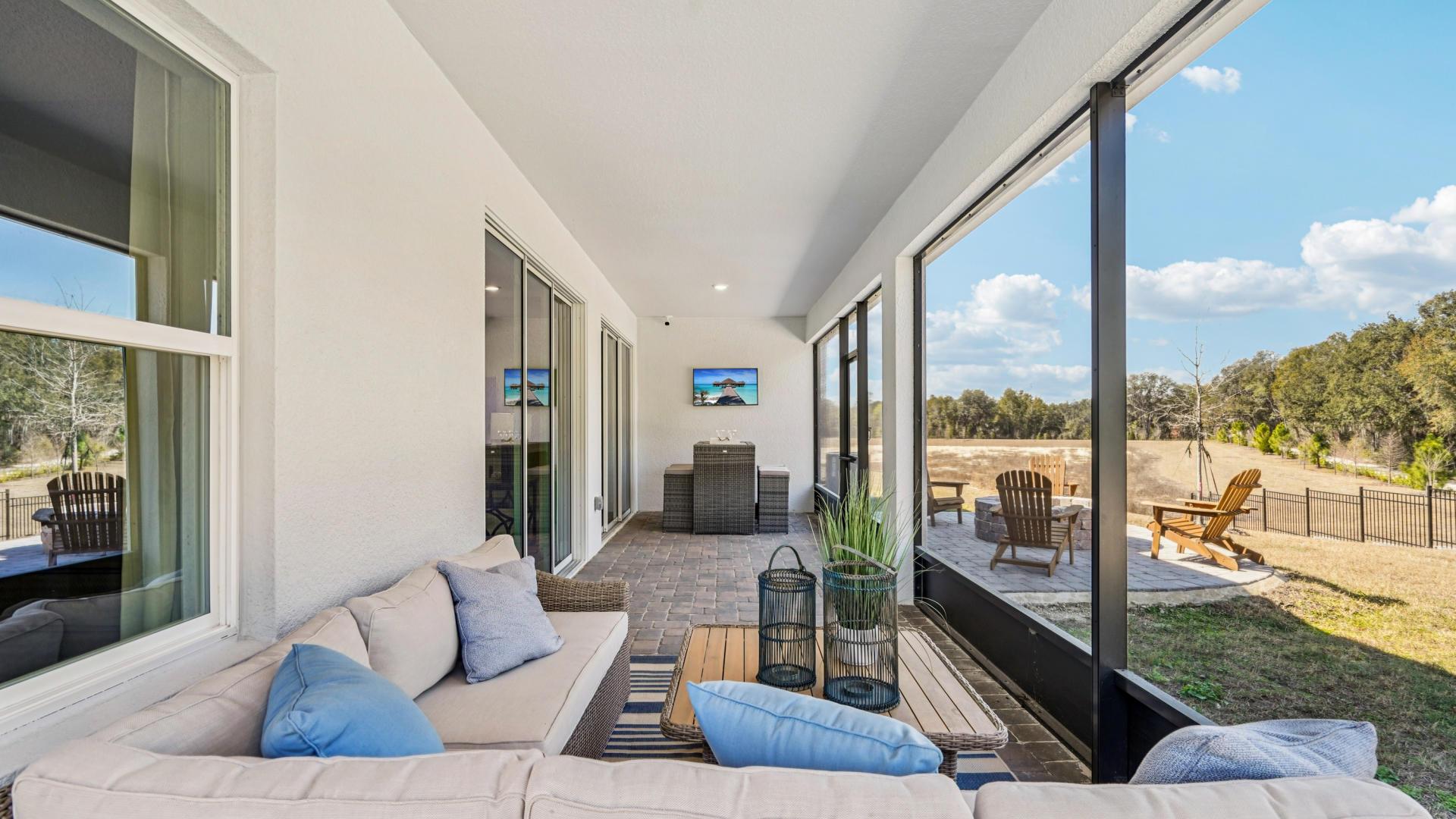 Enjoy your morning coffee on the lanai, surrounded by nature.