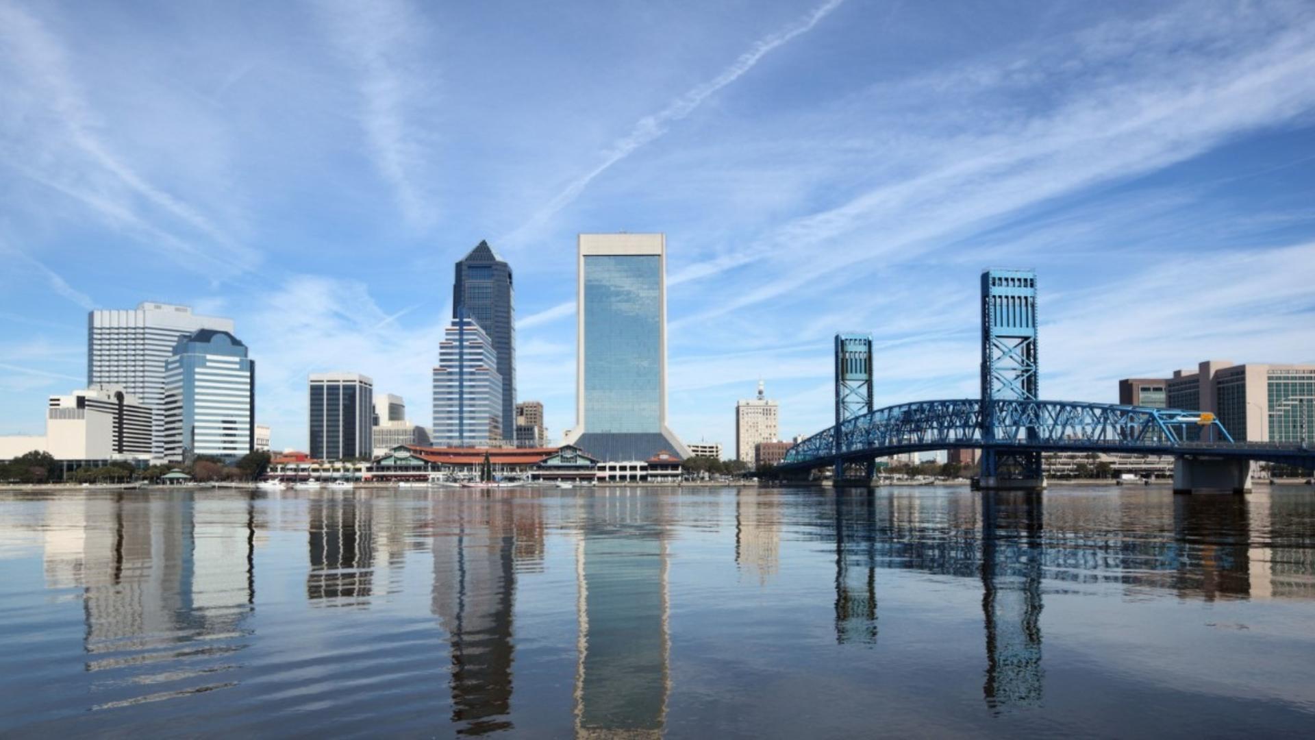 Minutes to Riverside Arts Market with easy access to I-295 and I-10. Join the List!