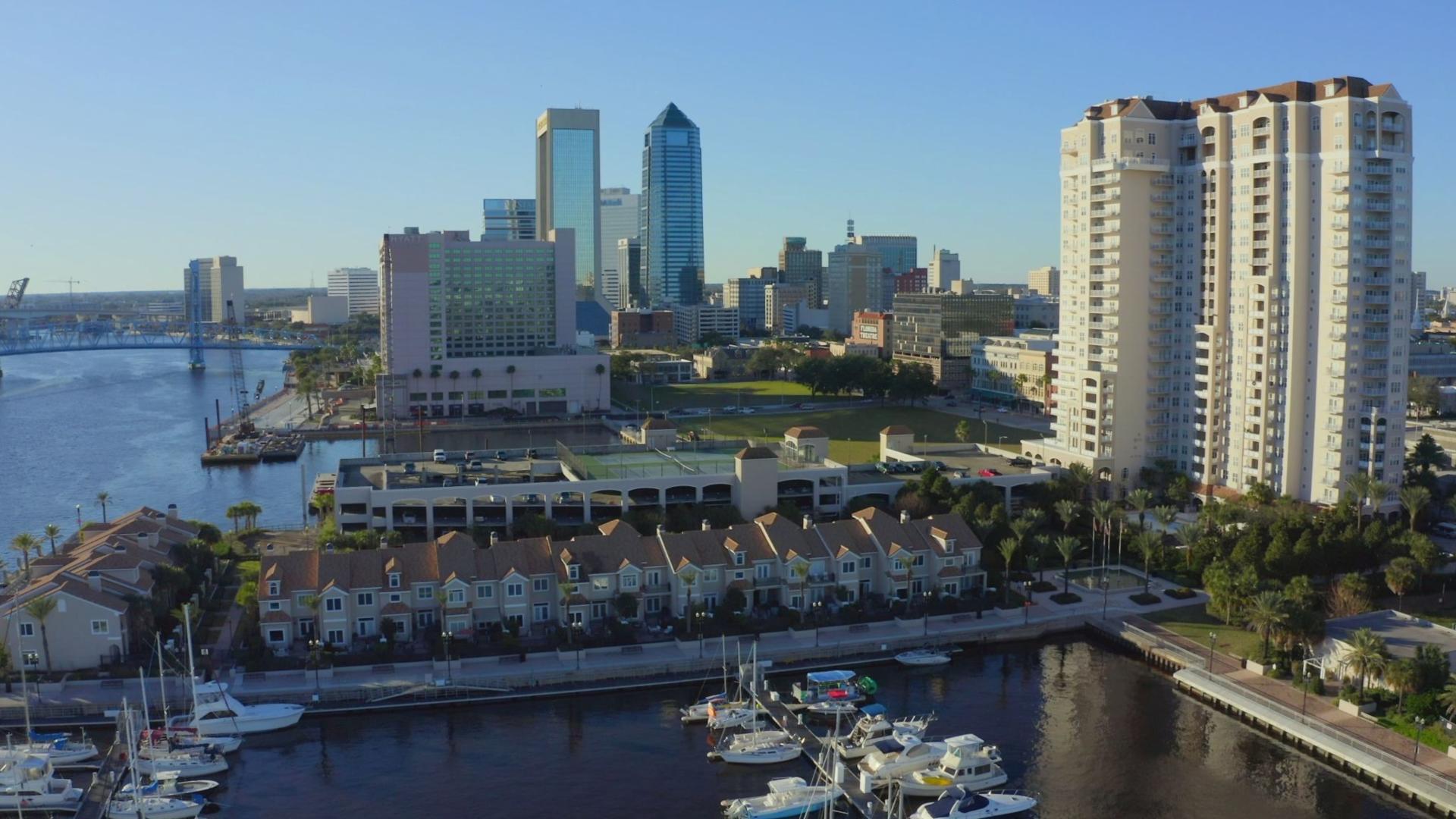 Create memories in downtown Jacksonville – games, shows, and water views.