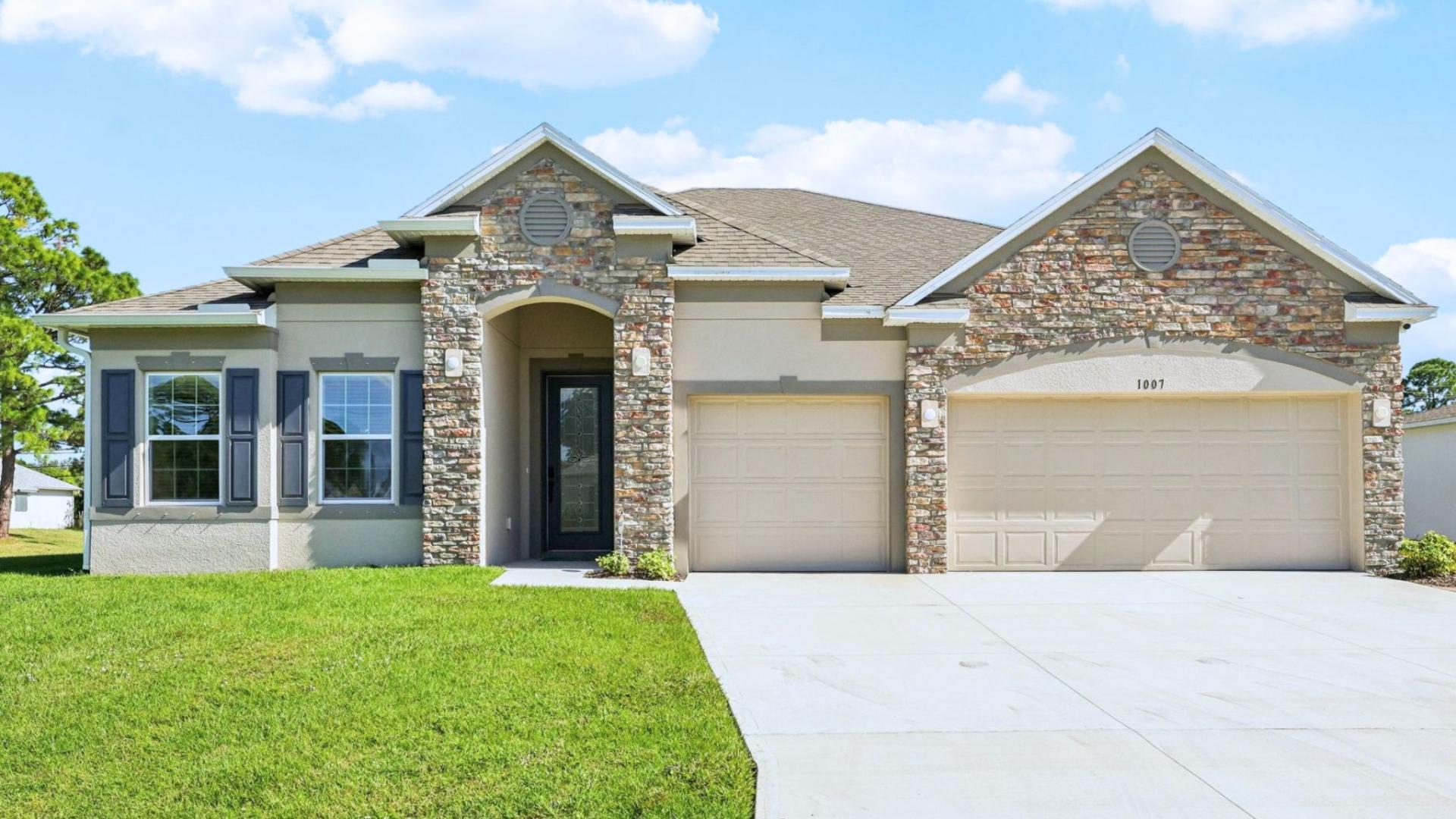 New, single-family homes in Palm Bay on ¼ acre homesites, with no HOA or CDD fees.