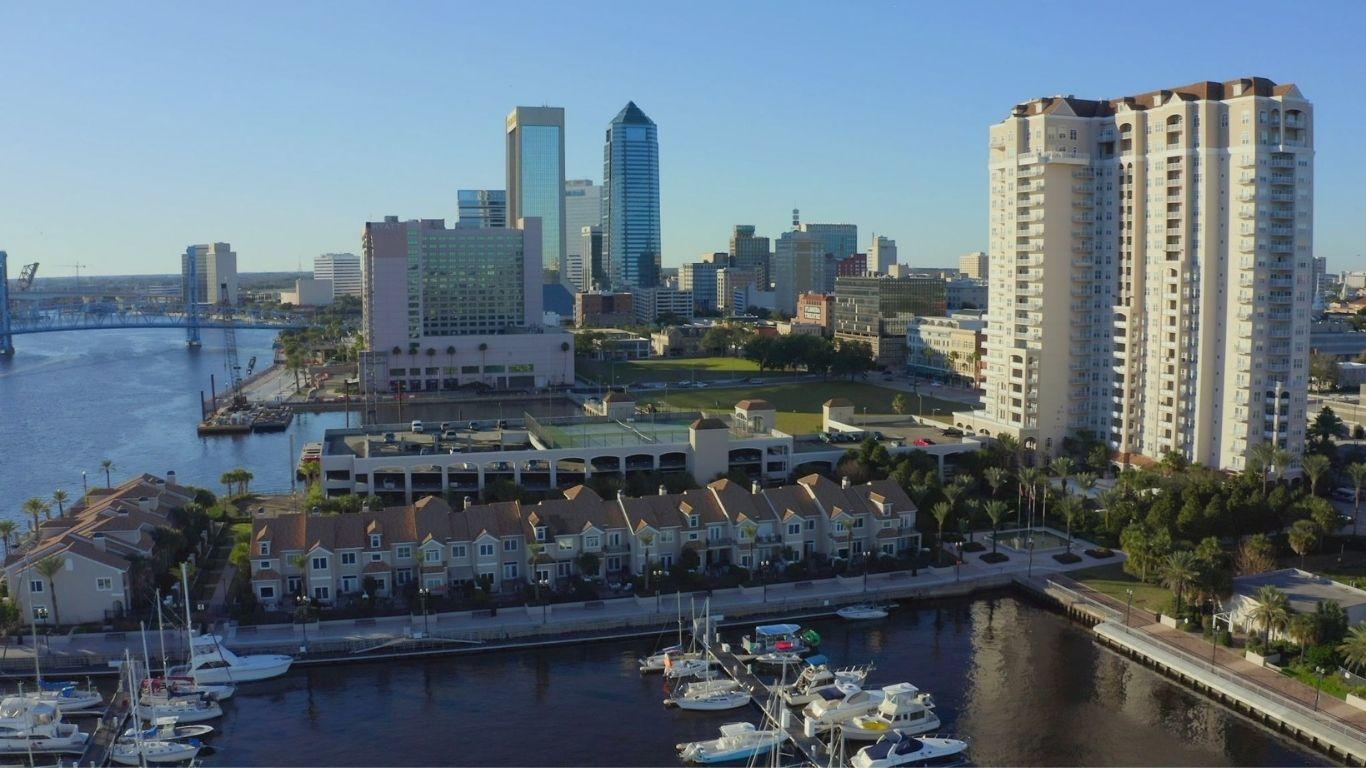 From Lake Asbury, reach Jacksonville, Fleming Island, and St. Augustine with ease.