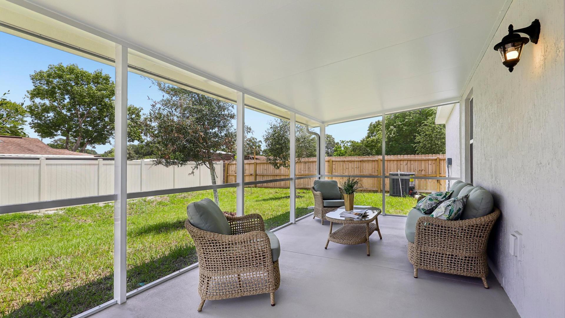 Hip Screened Lanai