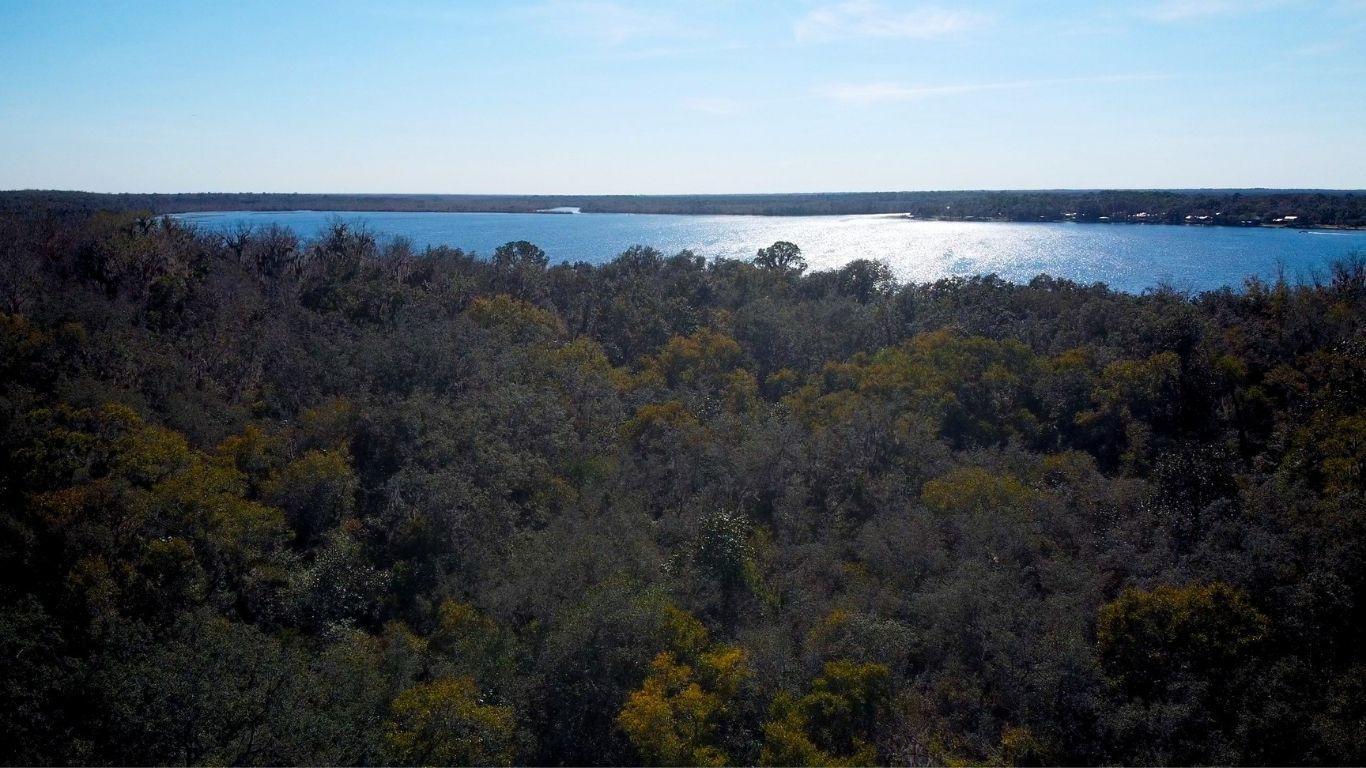 Enjoy a scenic bike ride to Lake Beresford Park! Experience nature, paved trails, and beautiful views.