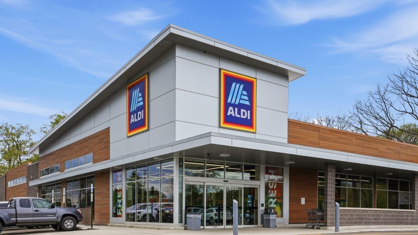 Errands are less of a chore with newly opened Jackson Village Plaza and Northgate Plaza within 5 minutes.