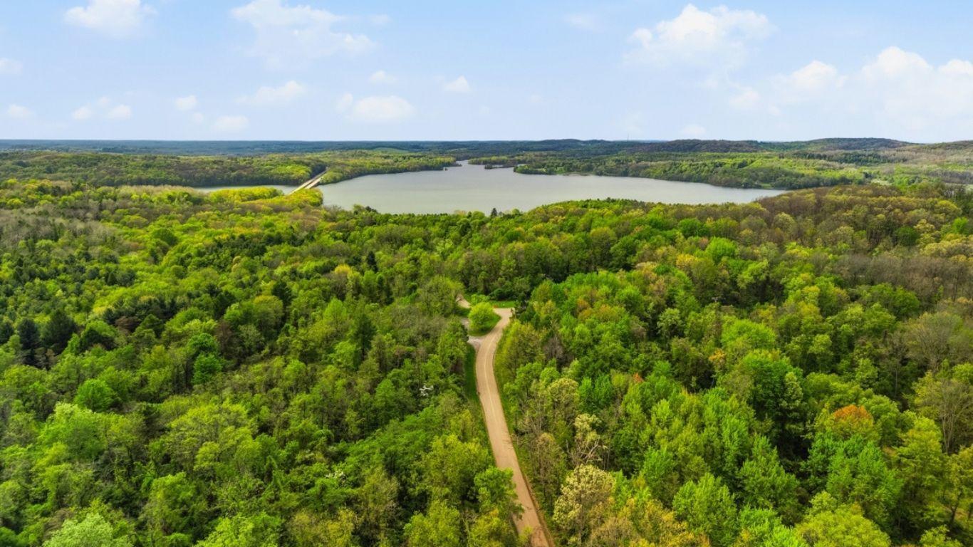 Outdoor adventure in your backyard: Enjoy endless days at Moraine State Park! Join the List to learn more about area.