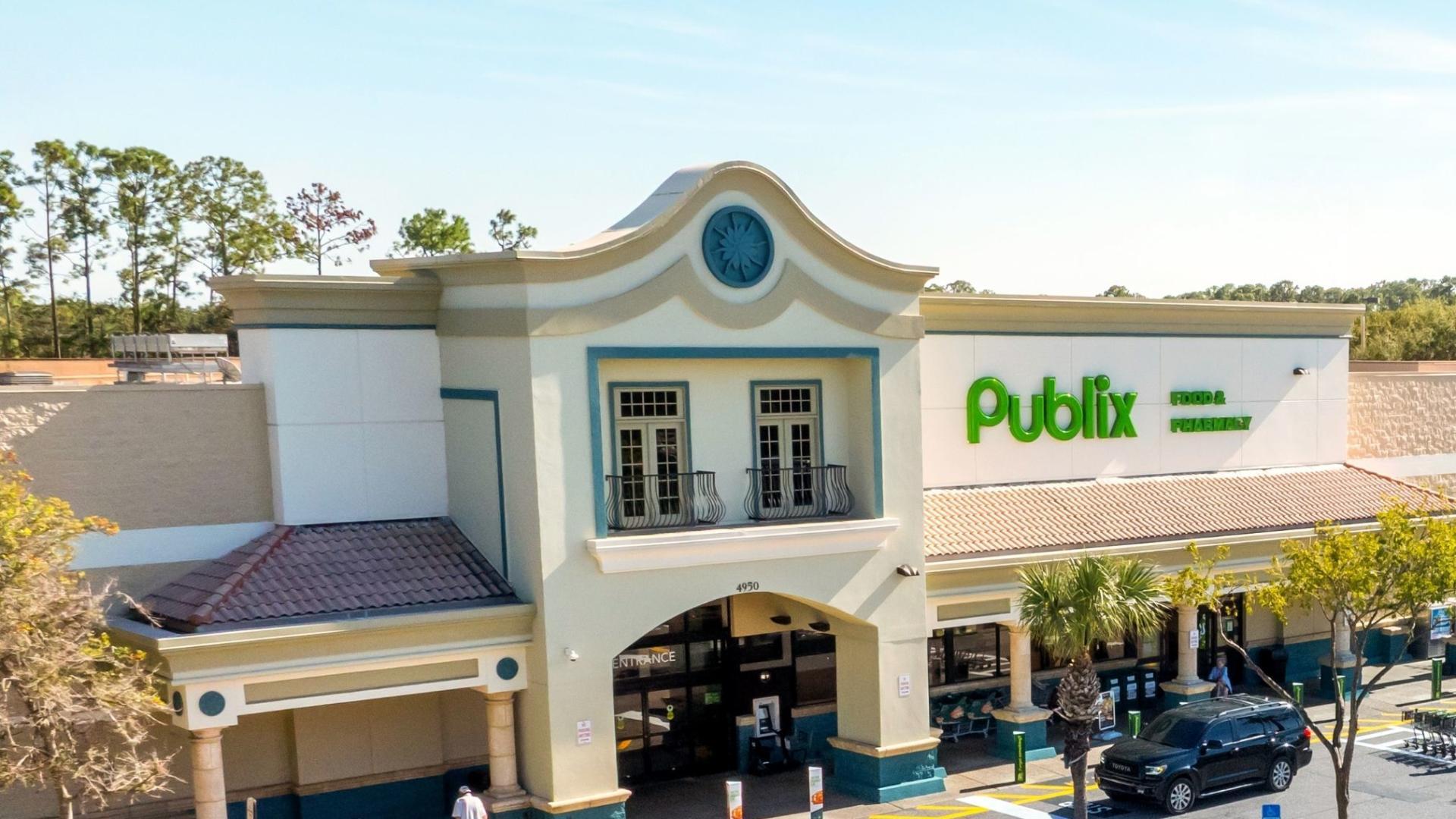 Under 1 mile to Publix at Newberry Farms for last-minute ingredients or subs for poolside days.