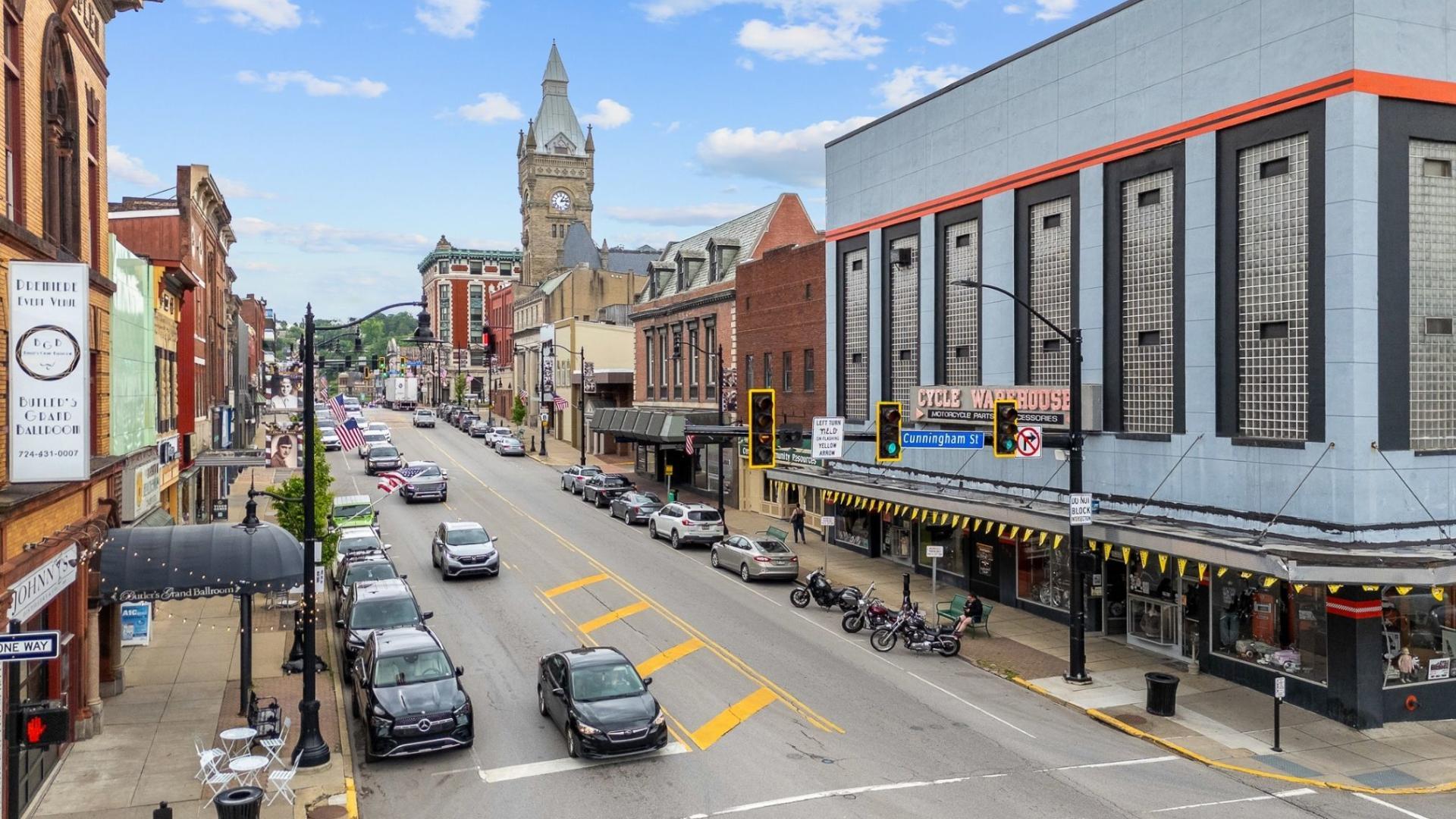 A great commute for households going to Pittsburgh and Butler.