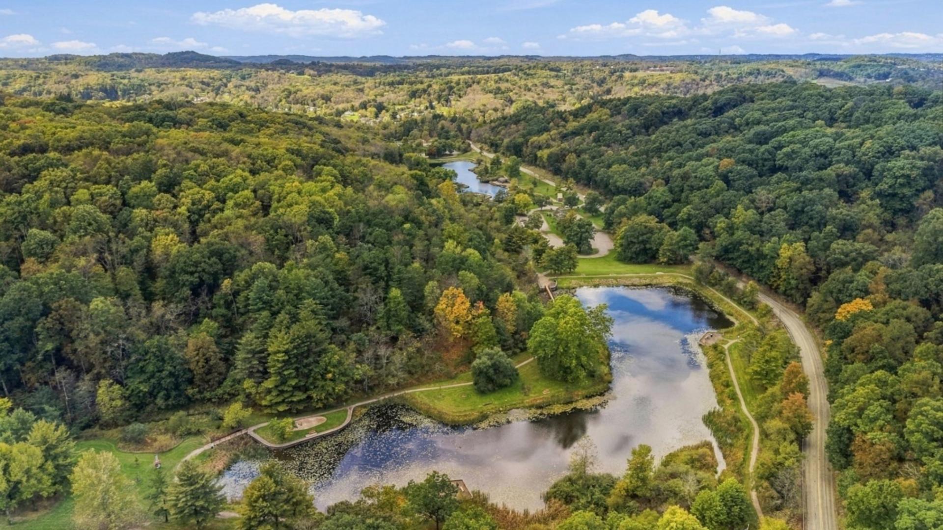 Deer Lakes Park is loved for its fishing ponds, walking trails, splash pad and disc golf!