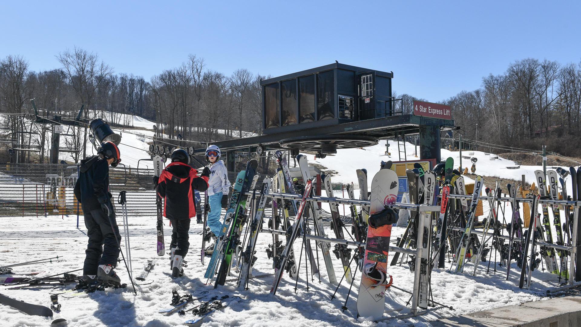 Meet up with friends and skii or snowboard at the Mad River Mountain.
