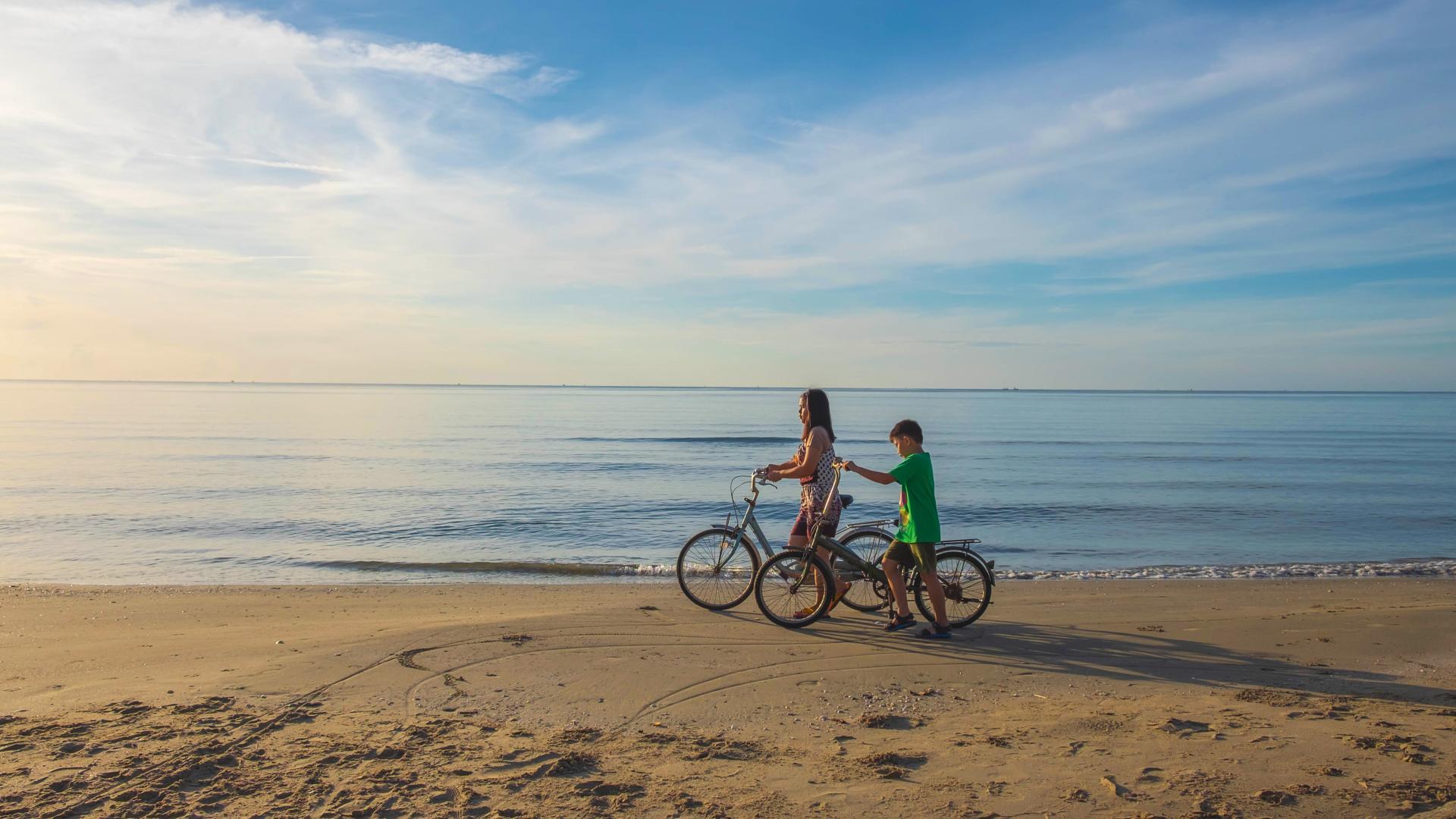 Fort Myers is just 14 miles away - perfect for a beach day getaway!