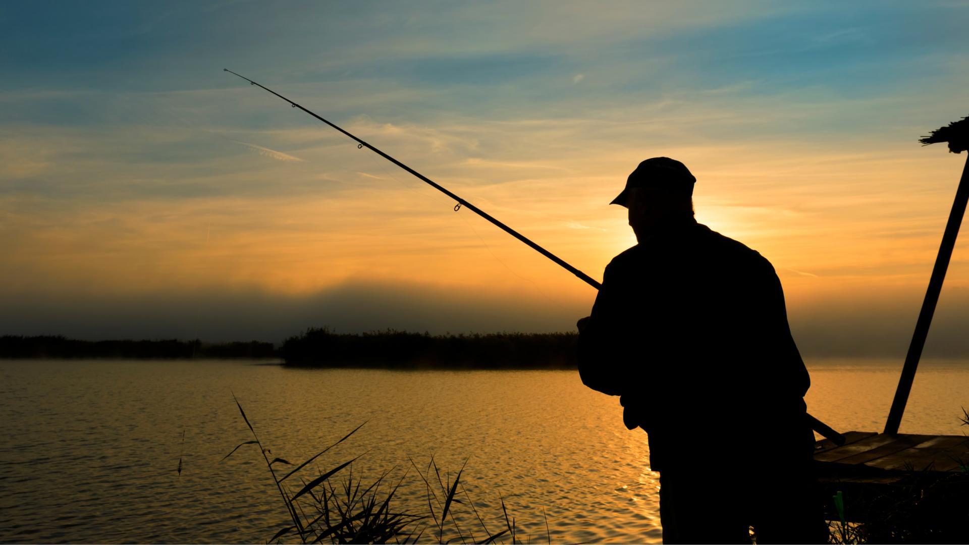 Enjoy Lake Lowery across the street—perfect for fishing, kayaking, and boating.