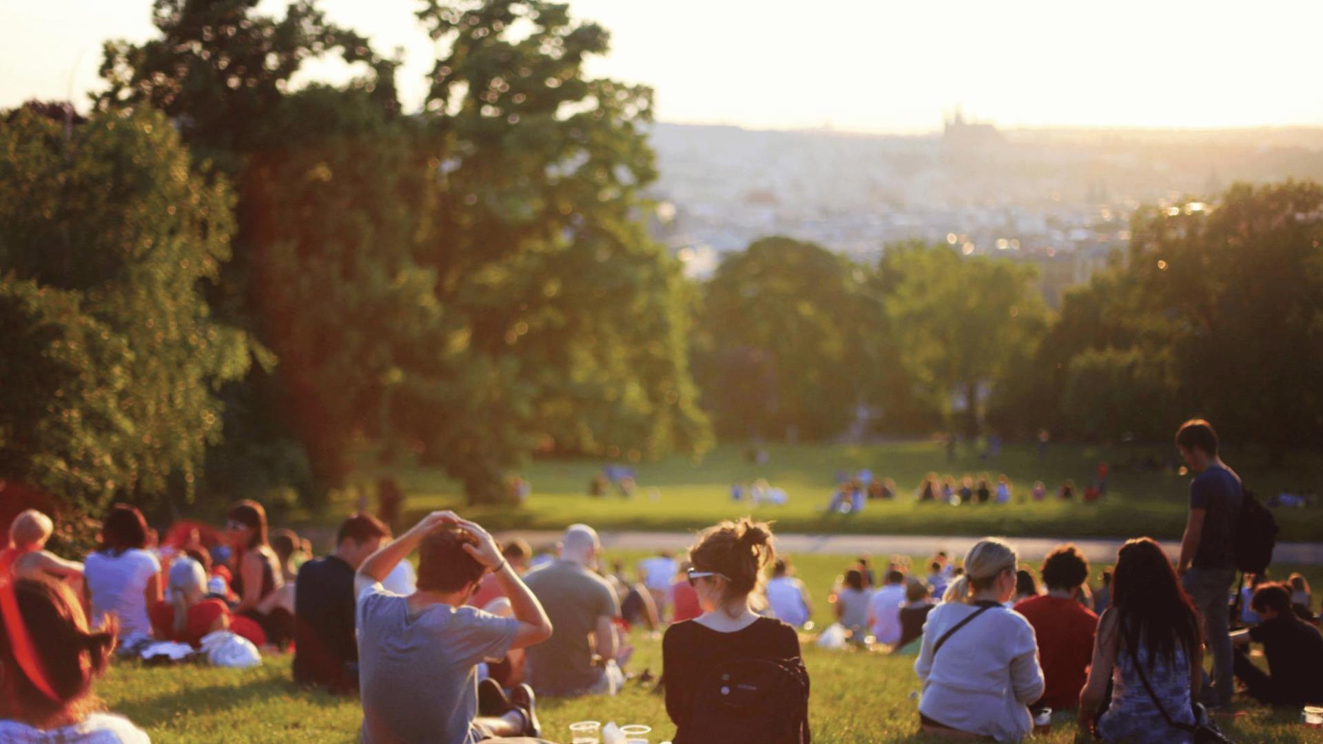 Sebastian often hosts city festivals, art and craft shows, and outside concerts.