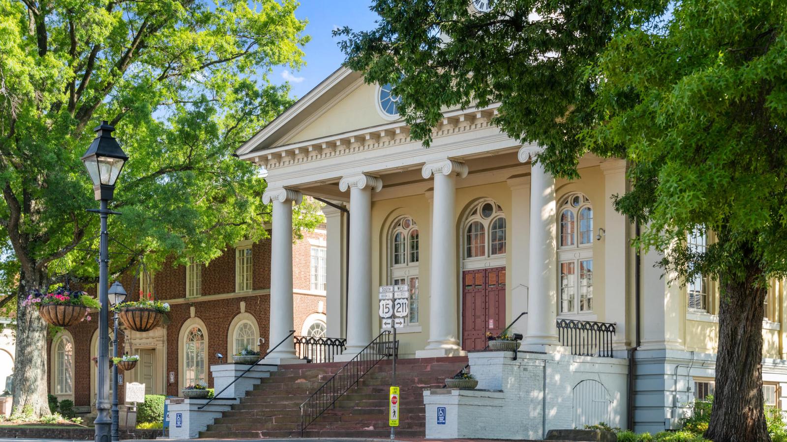 Easy access to Route 17 and 29, with DC only 40 miles away.