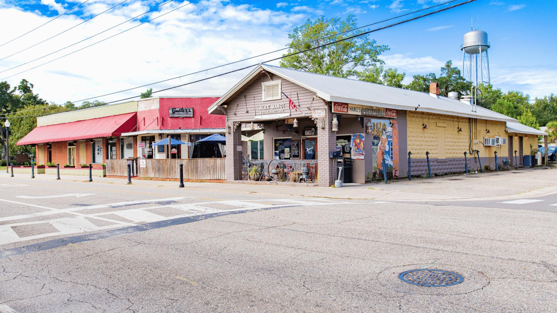 Local, hidden gems like Buster's Brick Oven are minutes from Hope Vineyard.