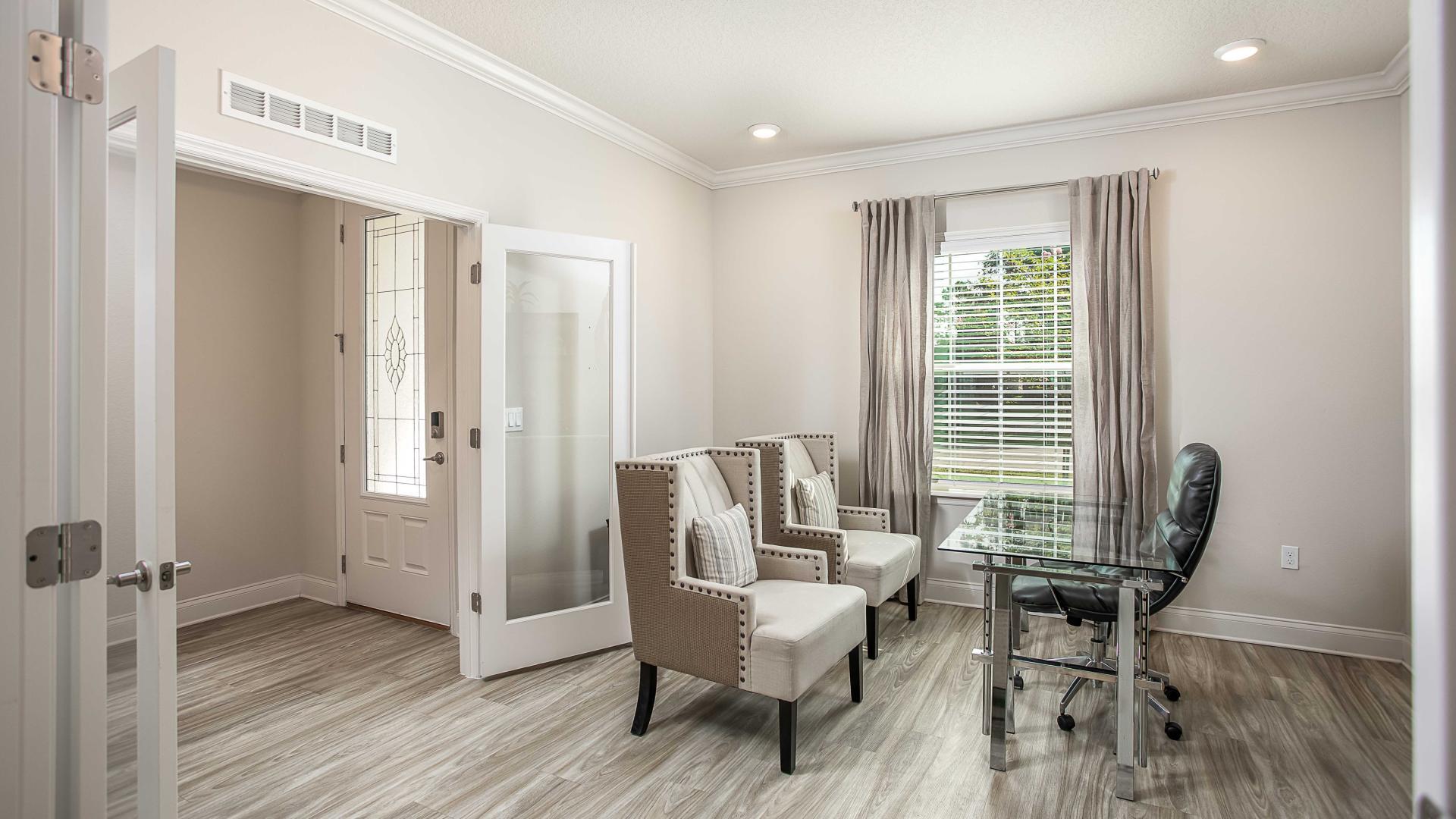 Flex spaces for a home office, hobby room or an extra bedroom – you decide.