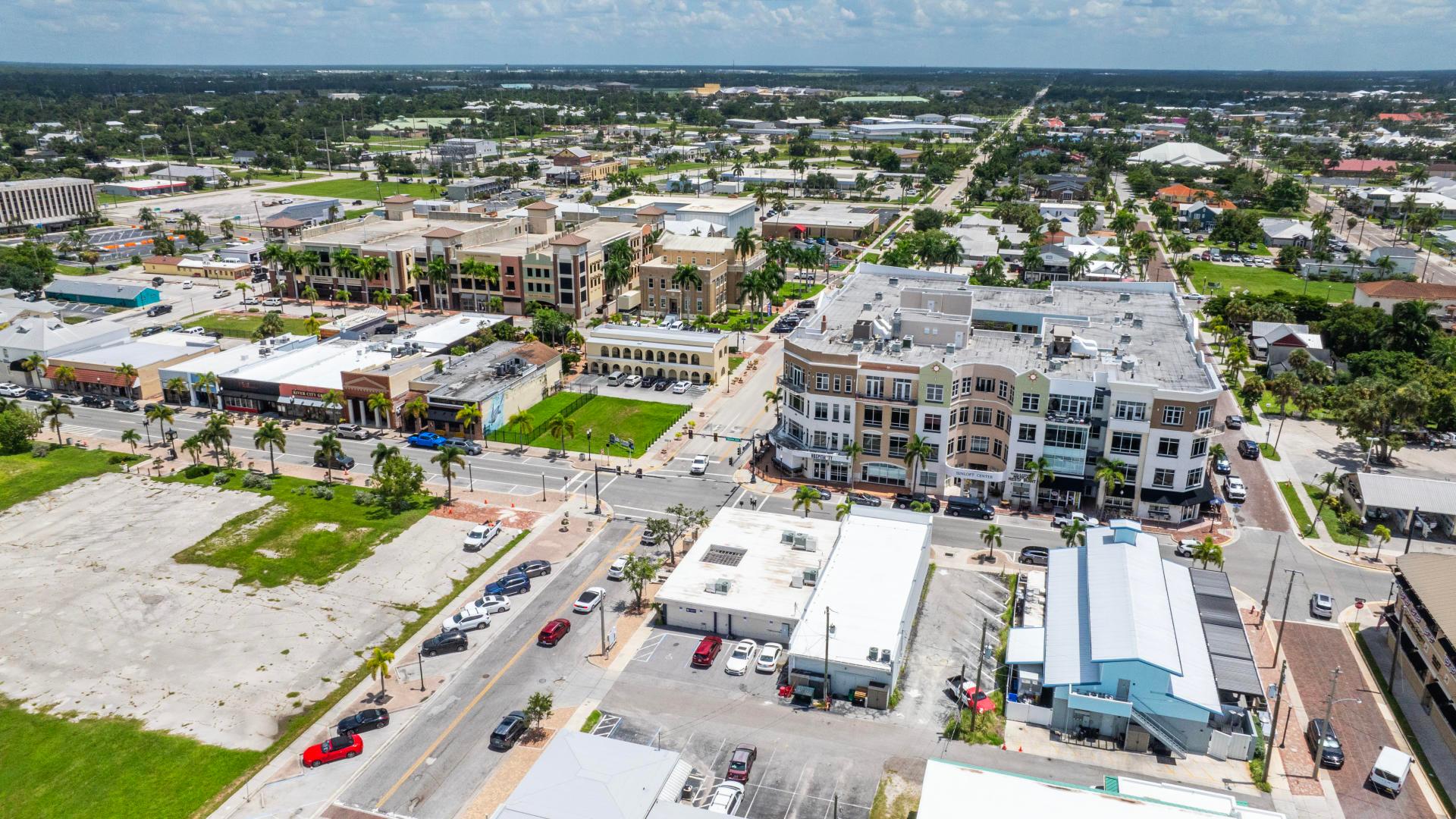 Shopping is within reach in downtown Punta Gorda.