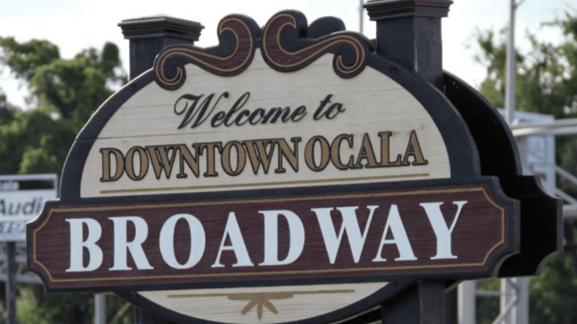 Historic Downtown Ocala, FL has plenty of dining, shopping, and entertainment.