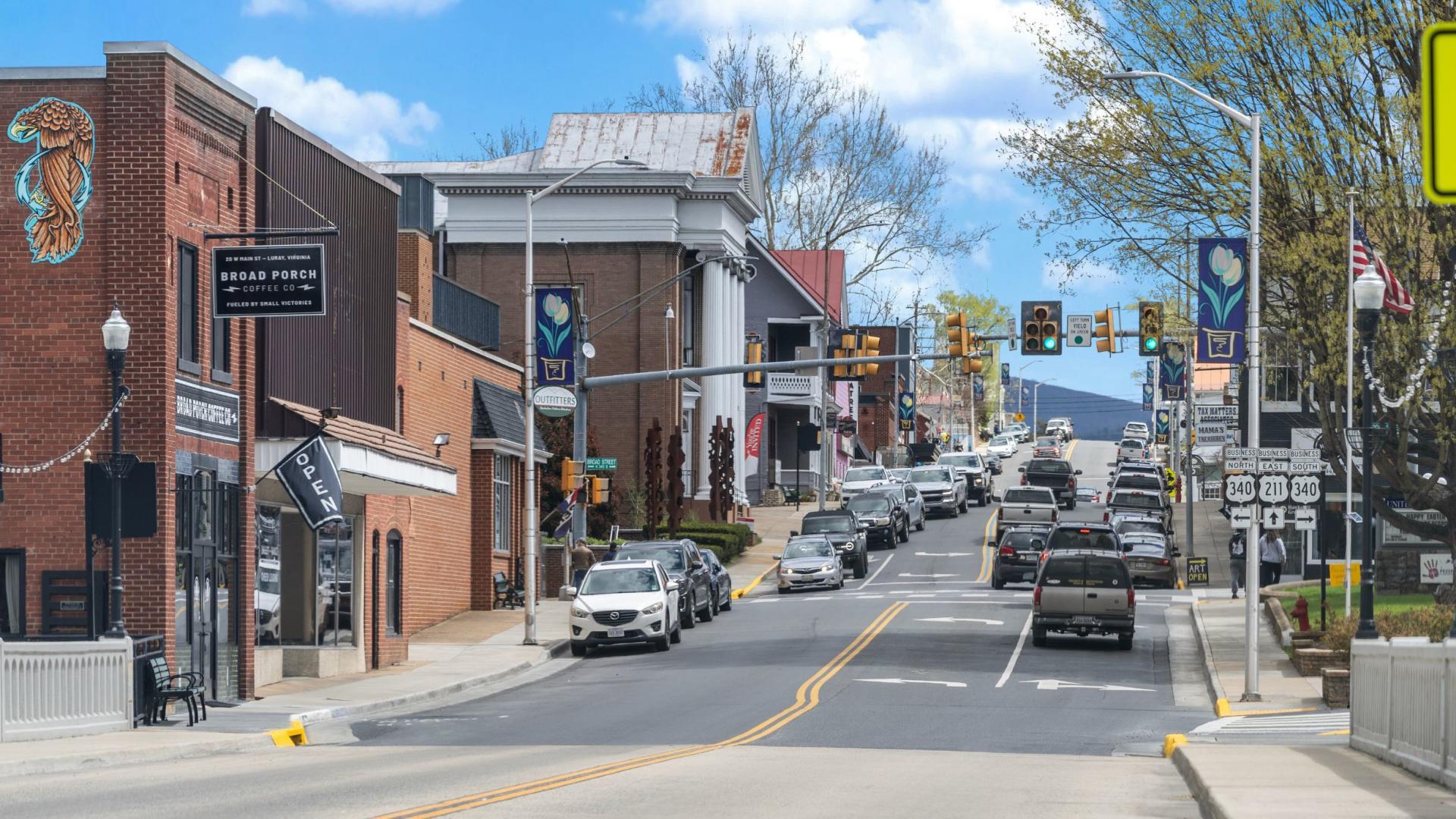 Minutes from Downtown Luray for restaurants and shopping.