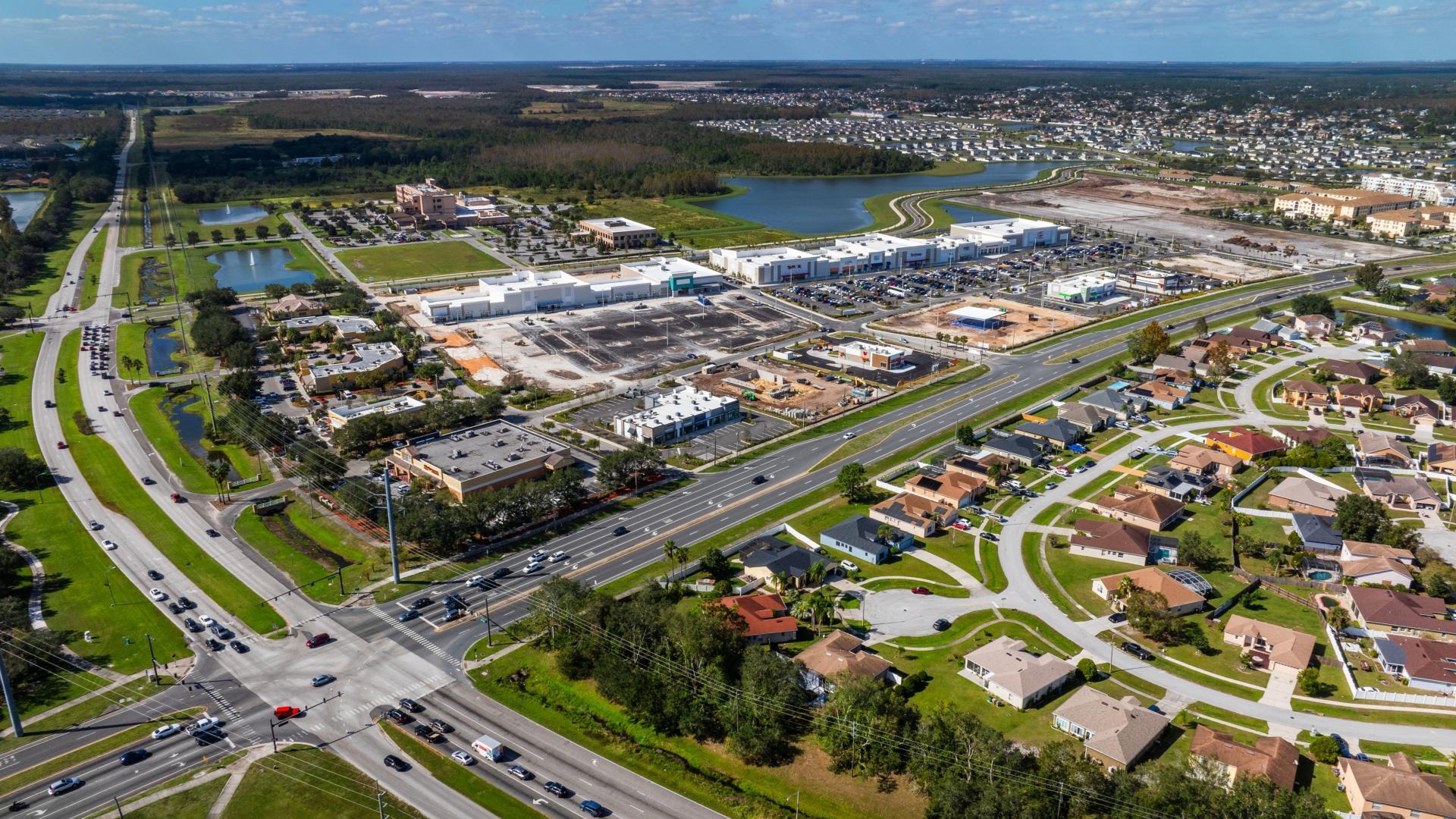 You’ll love Lake Deer Estates, in the heart of Poinciana with easy access to 4 major roadways.