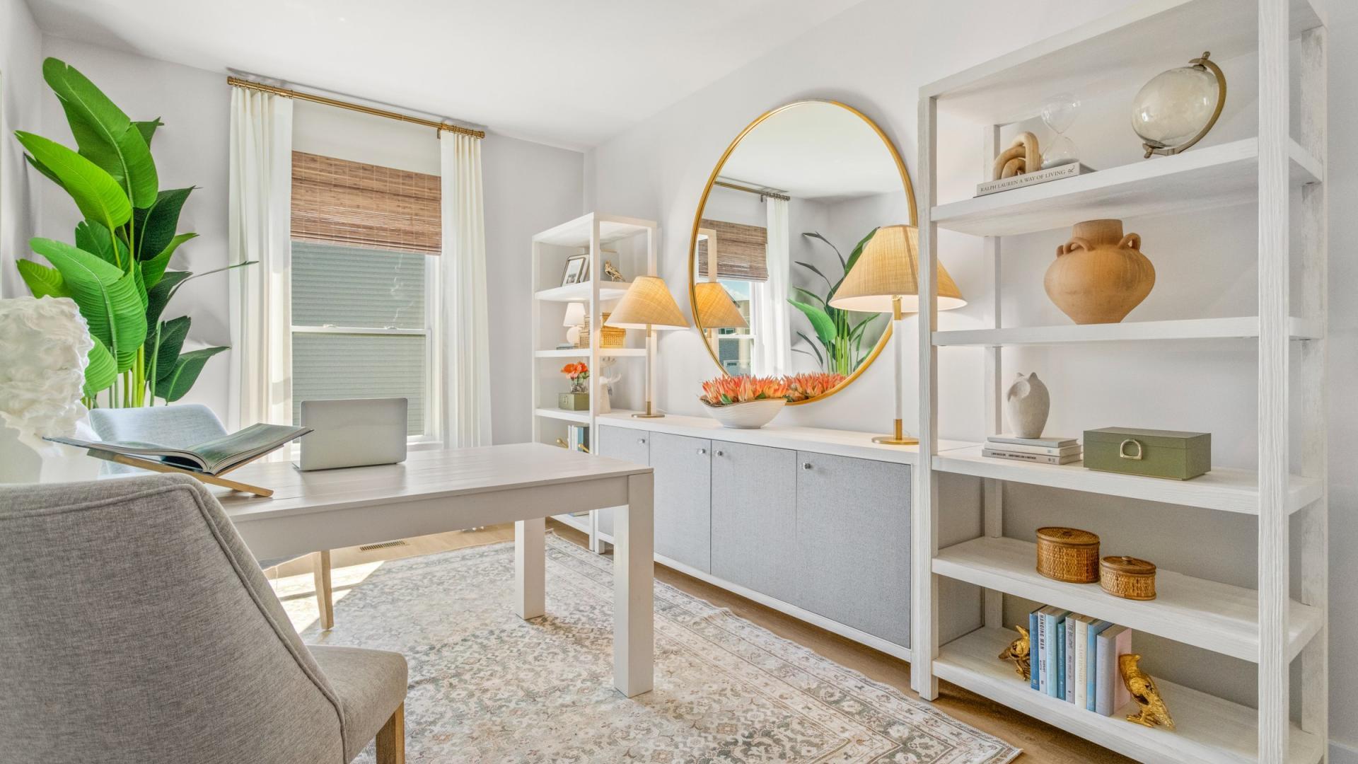 Flex spaces for a home office, hobby room or an extra bedroom – you decide.