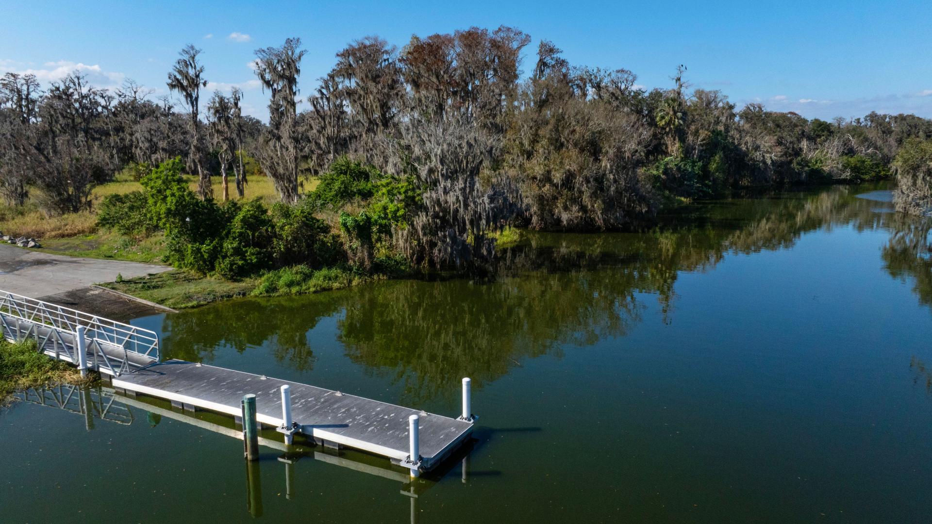 Lake Hancock Park Boat Ramp is 3 miles away, making it a breeze to spend the day on the water.
