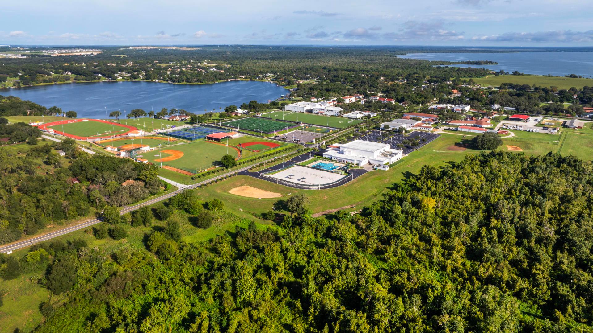 Montverde Academy, Astatula Elementary School, Tavares Middle School and High School are nearby