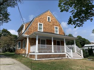 Martelly Building & Design por Martelly Building & Design en Providence-Warwick Massachusetts