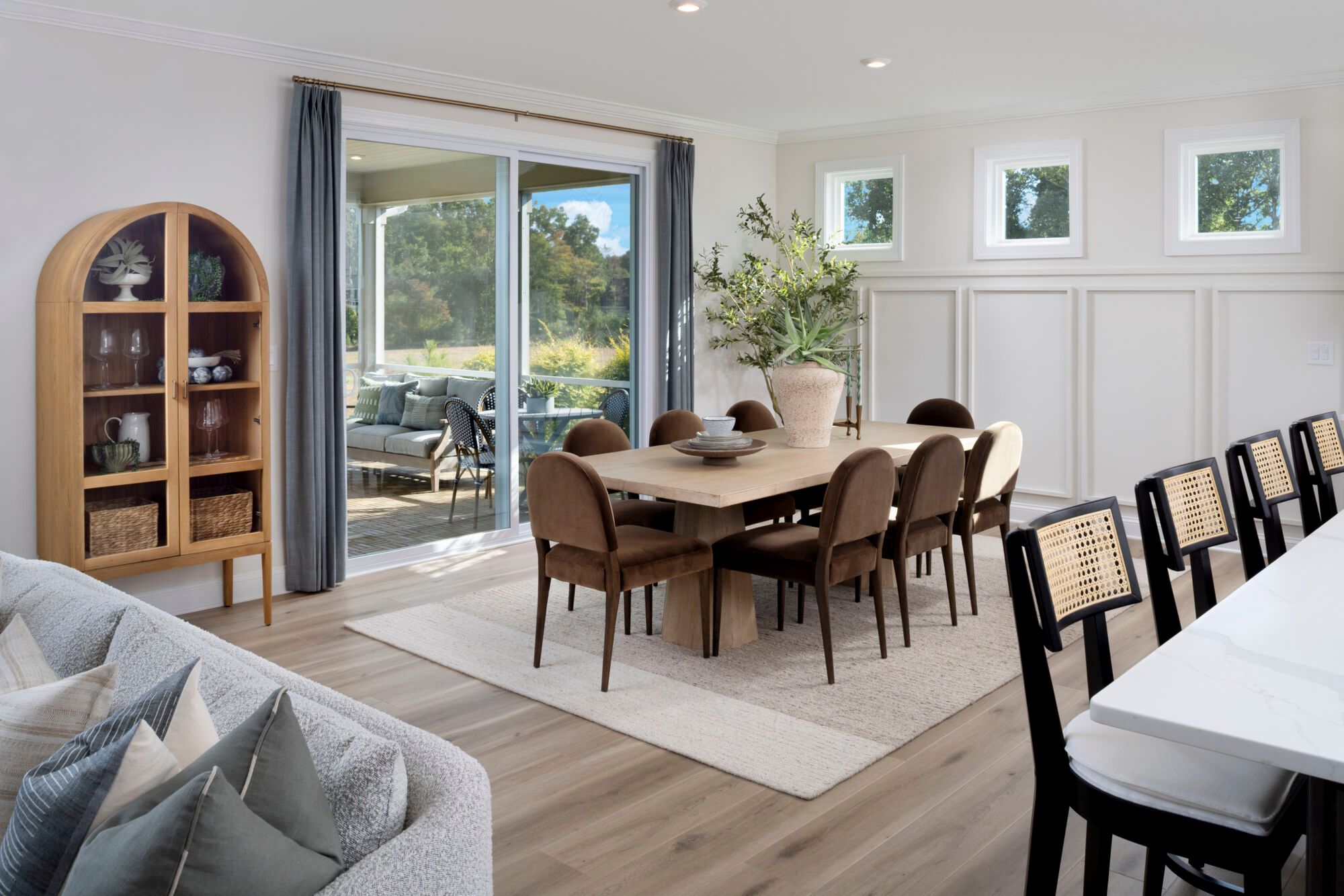 Prescott Model dining area