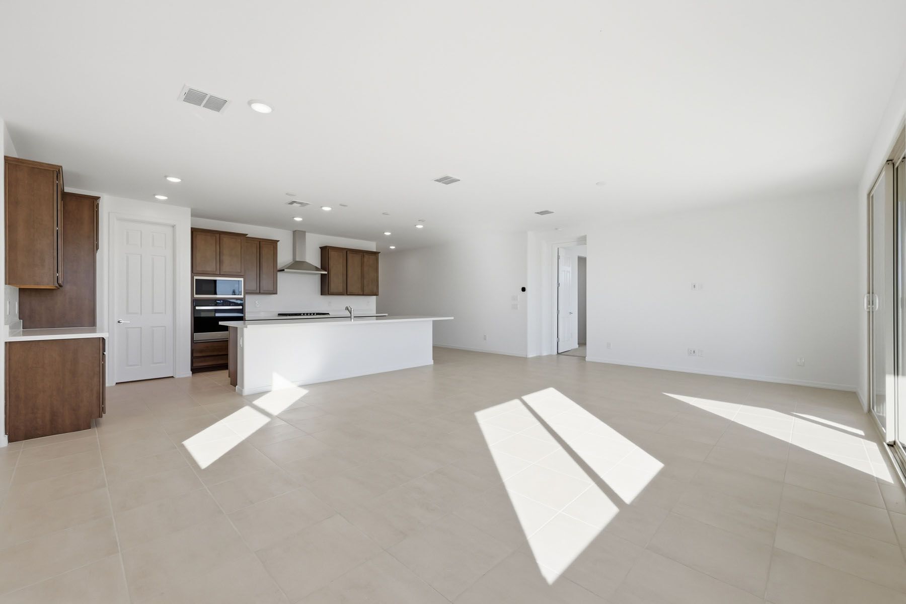 643 W RIPARIAN DR (Aqua)