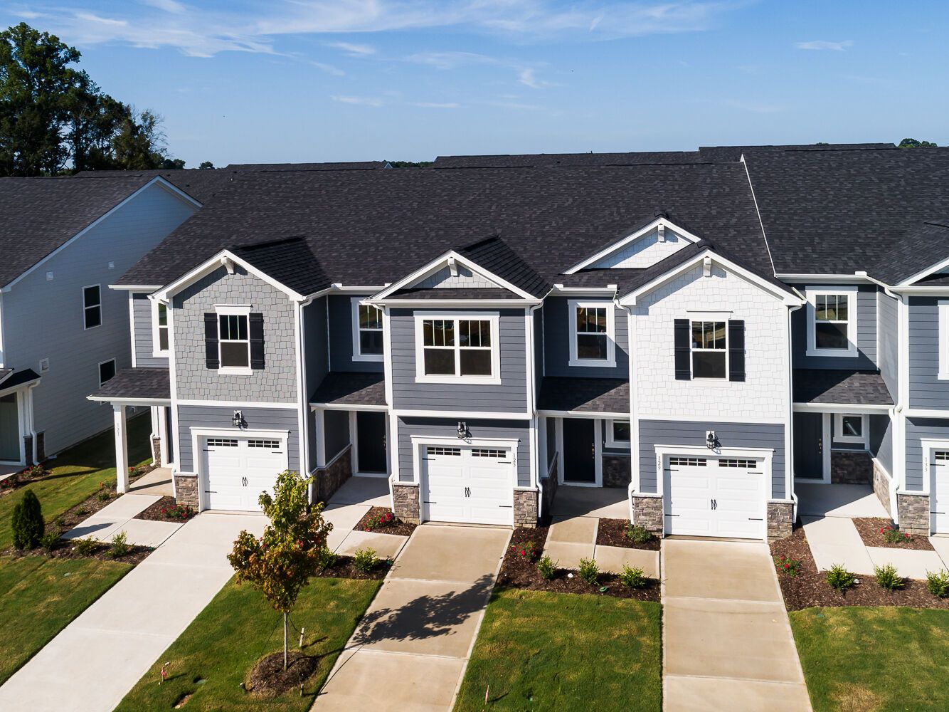 129 Silver Pine Dr. (Aurora)