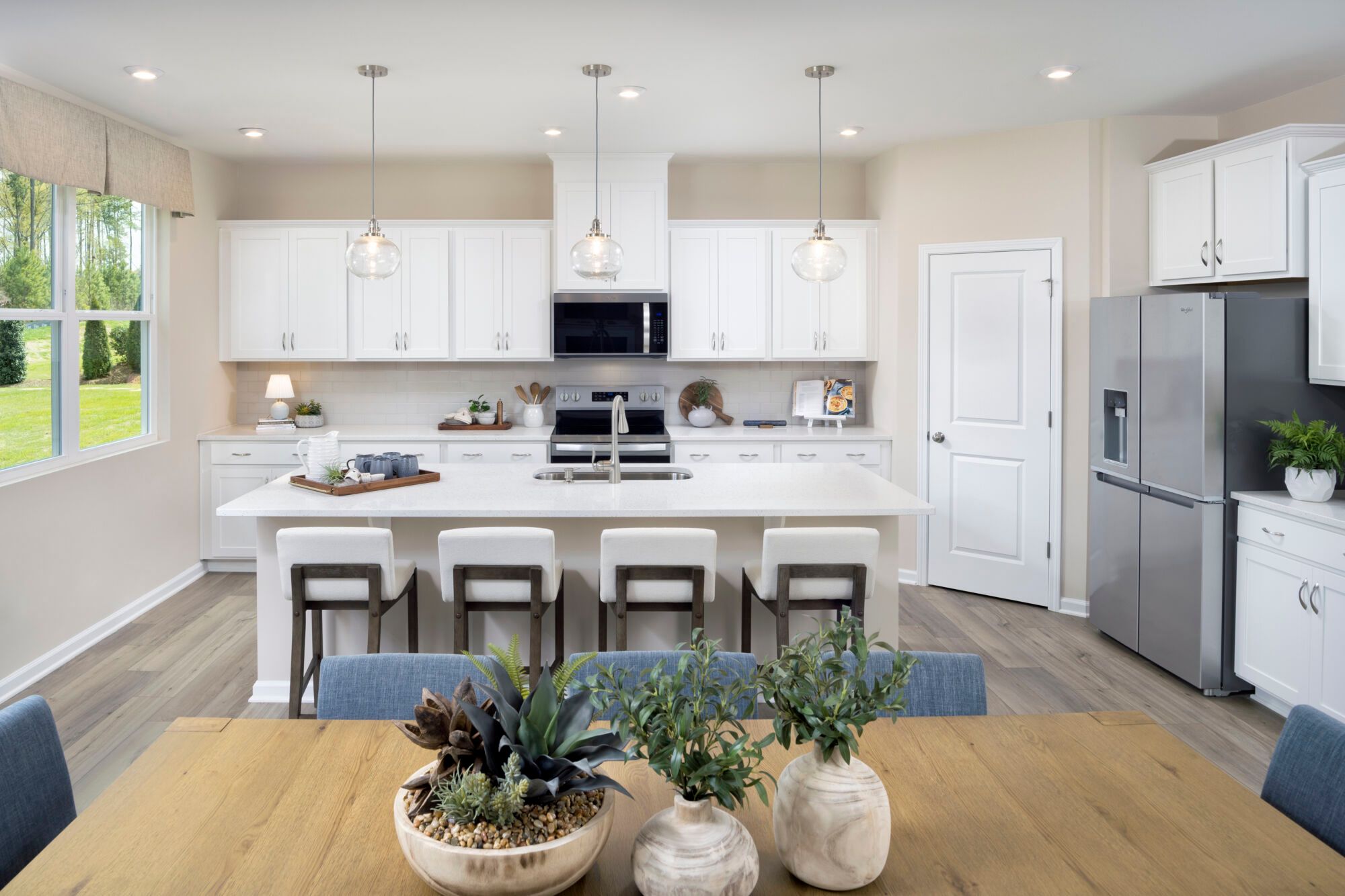 Sequoia Model dining and kitchen