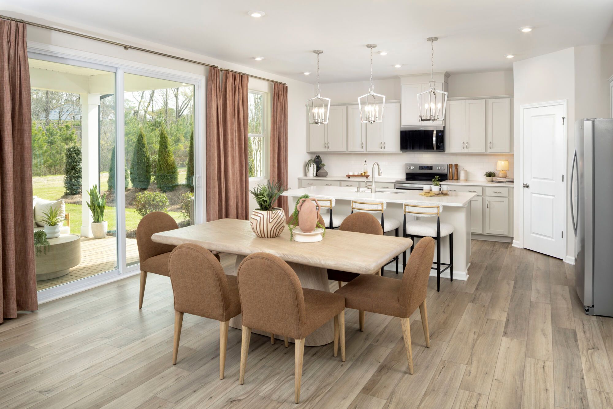 Redwood Model dining