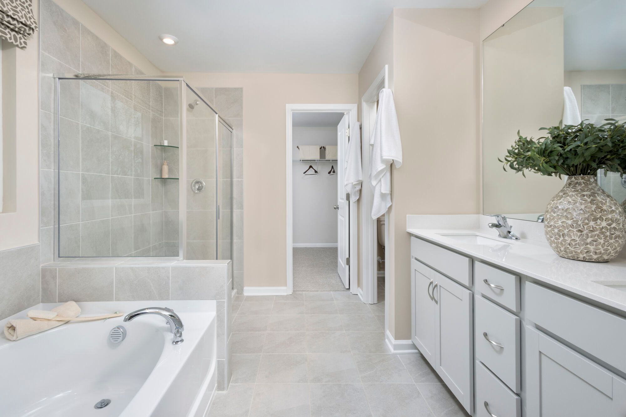 Redwood Model primary bath
