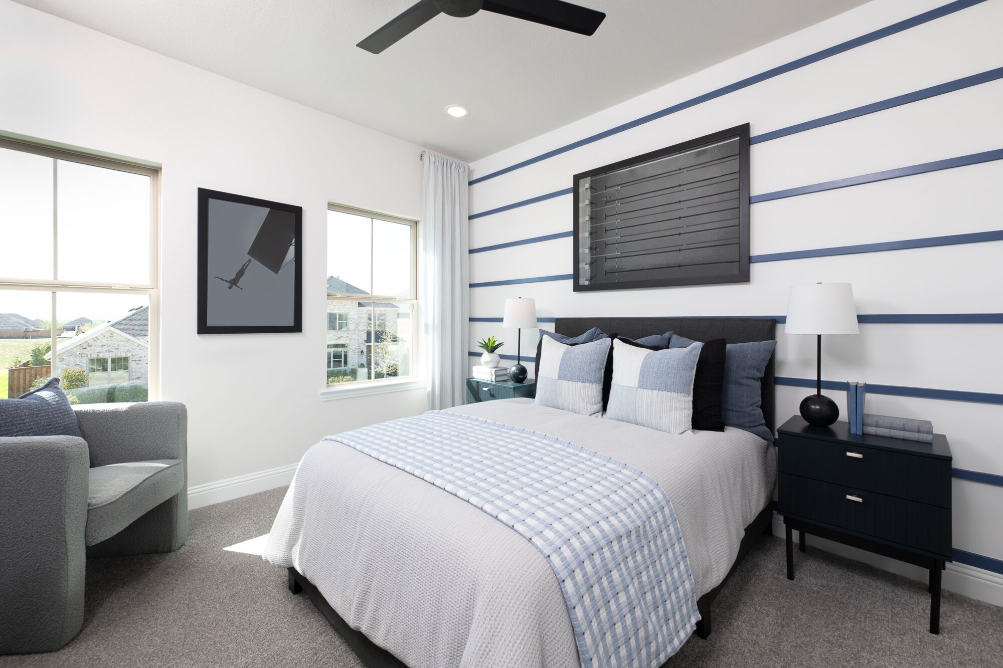 Photo representation of the Isabela model. Colors, finishes and options will vary.