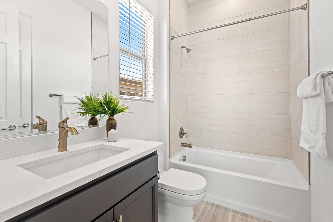 Bath 2 - Staged