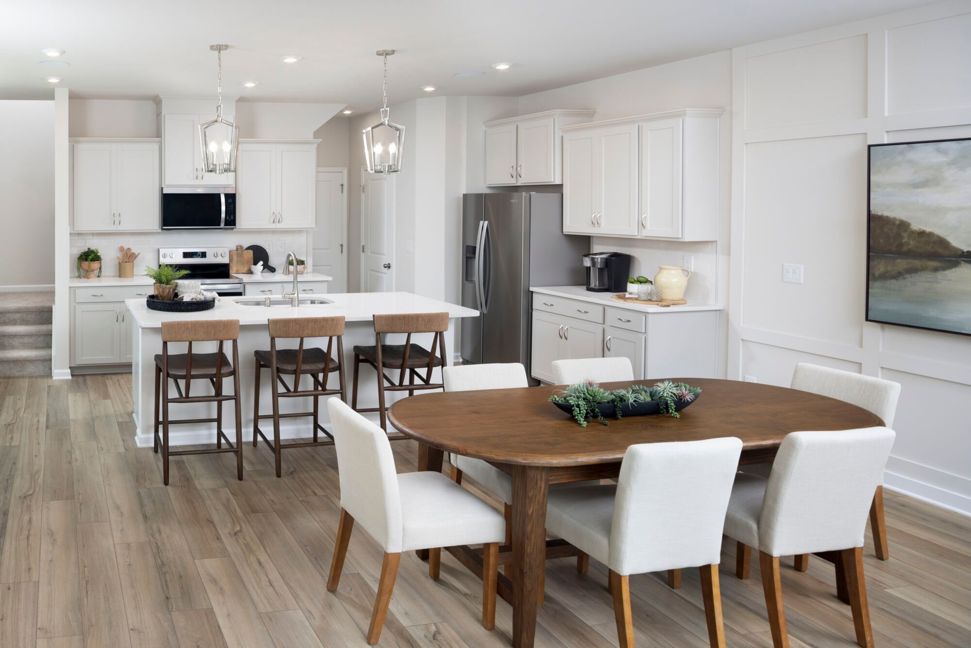 Vienna Model dining and kitchen