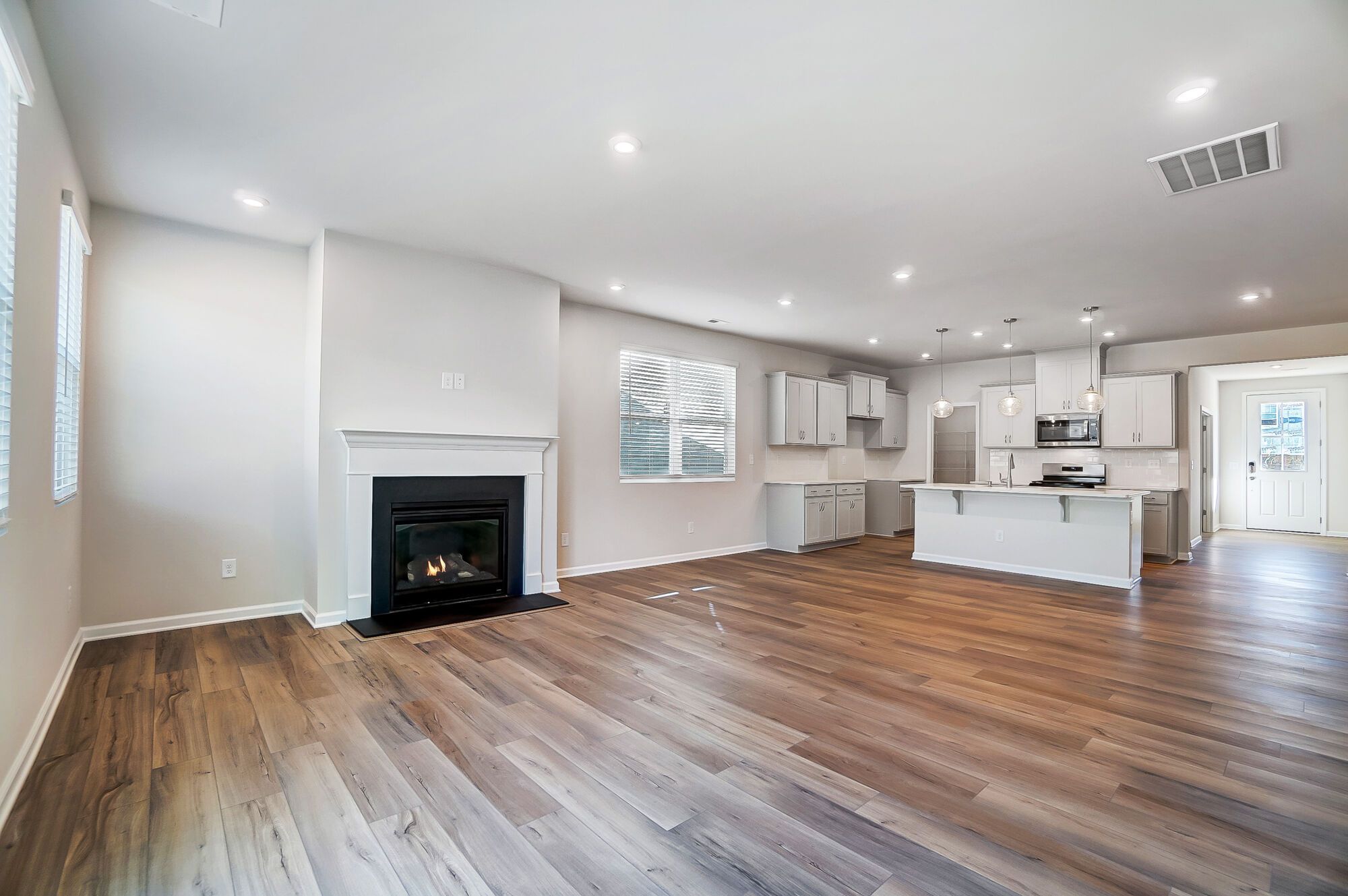 Photo representation of the Avalon plan. Colors, finishes and options will vary.