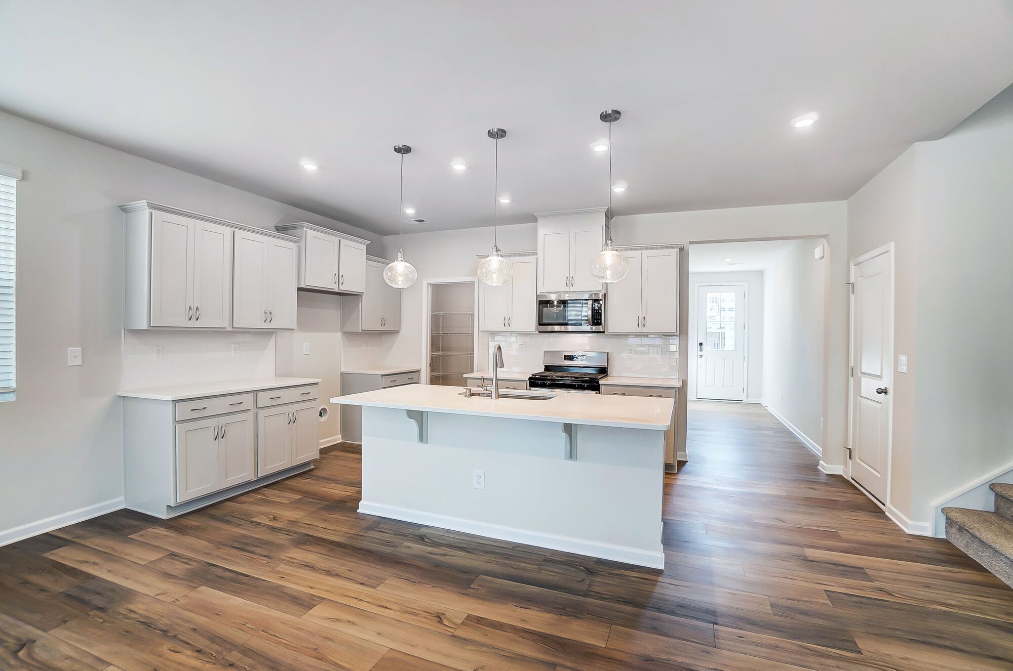 Photo representation of the Avalon plan. Colors, finishes and options will vary.