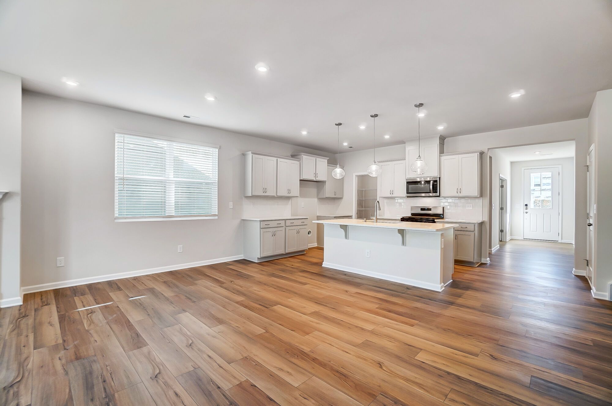 Photo representation of the Avalon plan. Colors, finishes and options will vary.