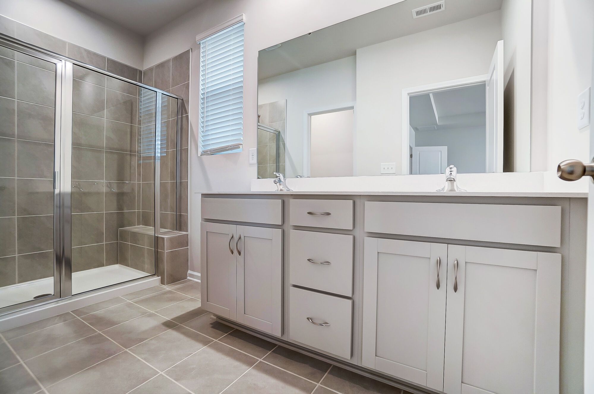 Photo representation of the Avalon plan. Colors, finishes and options will vary.