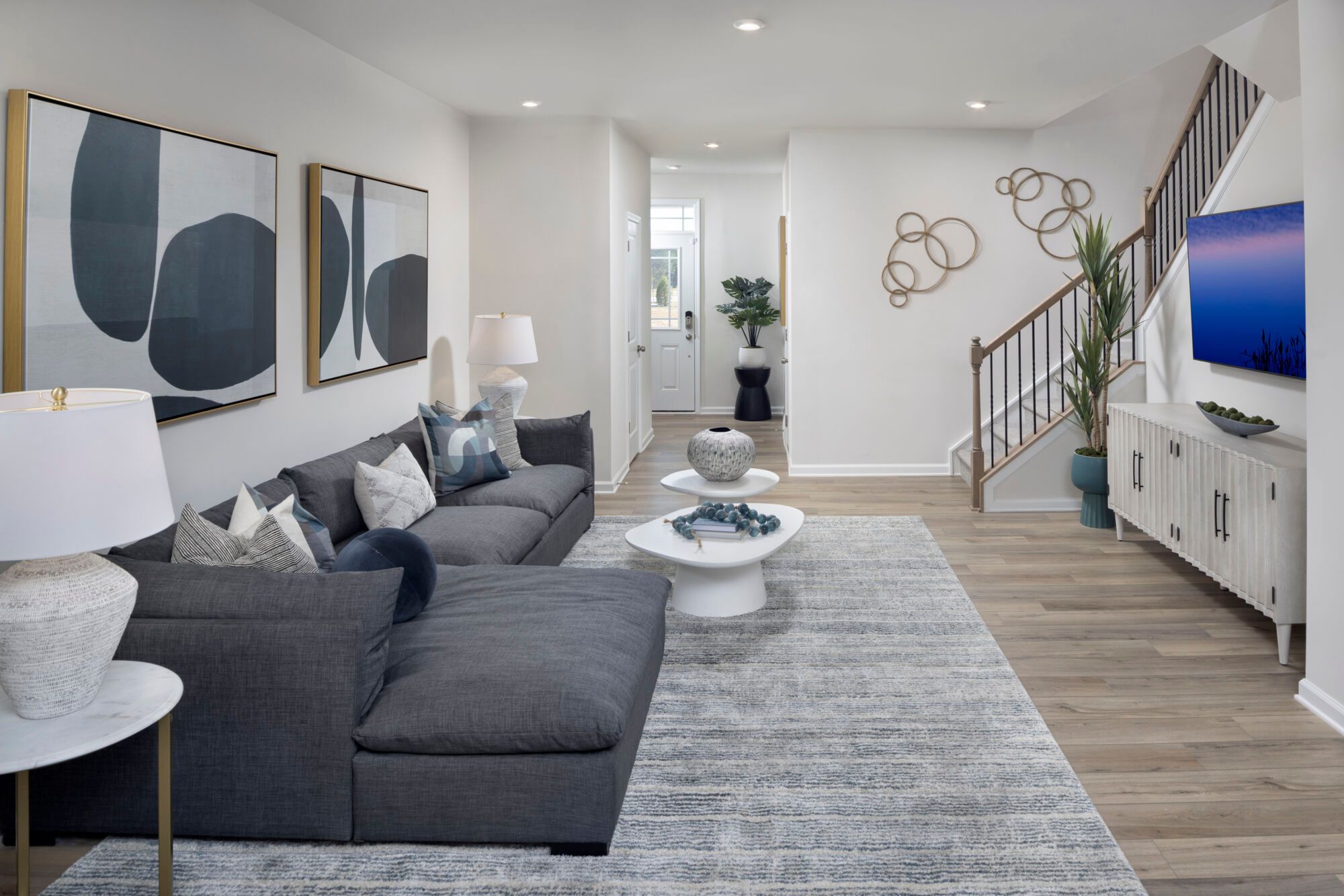 Photo representation of the Amira plan. Colors, finishes and options will vary.