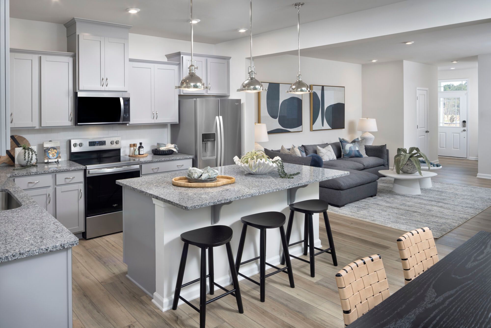 Photo representation of the Amira plan. Colors, finishes and options will vary.