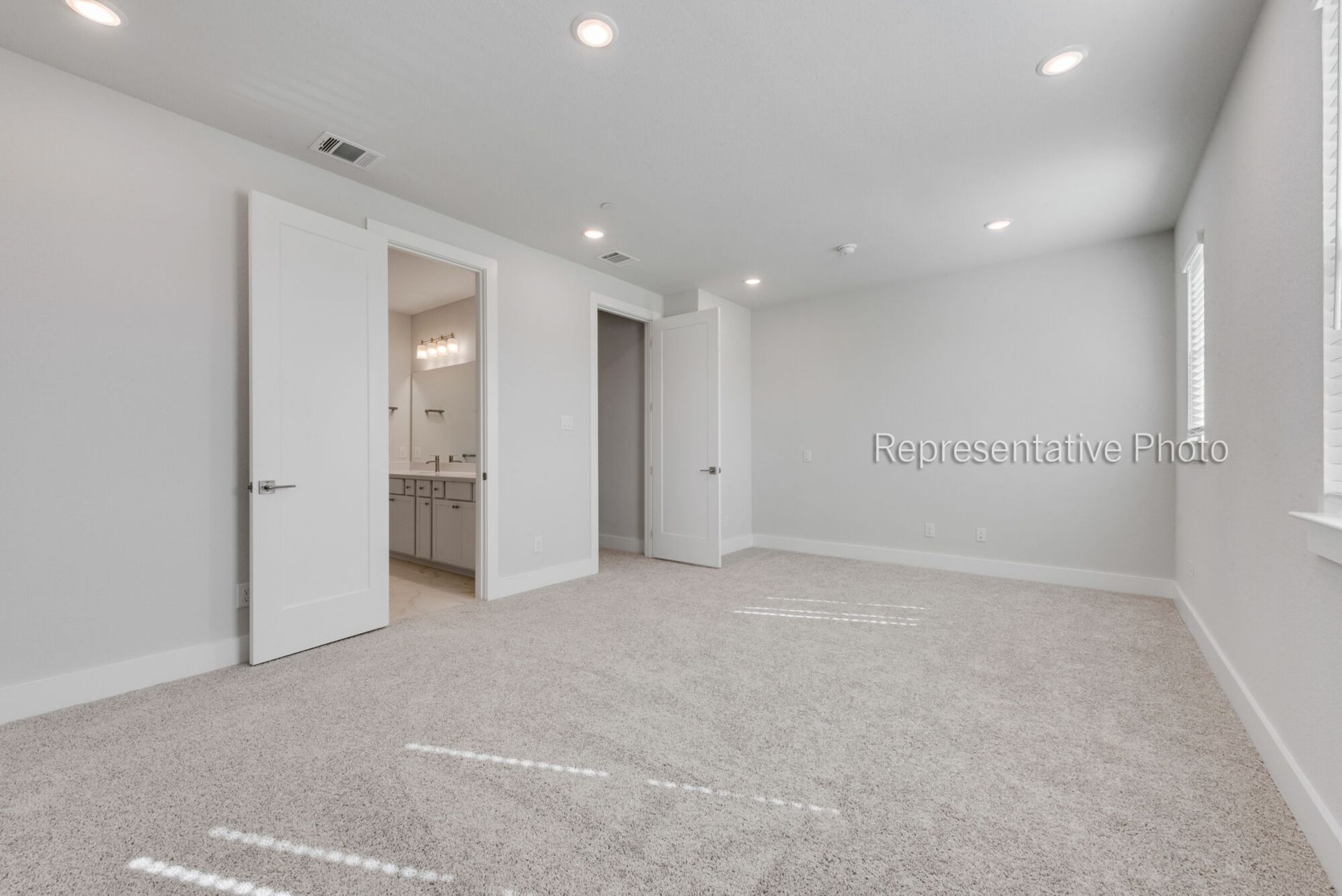 Photo representation of the Aberdeen floorplan. Colors, finishes and options will vary.