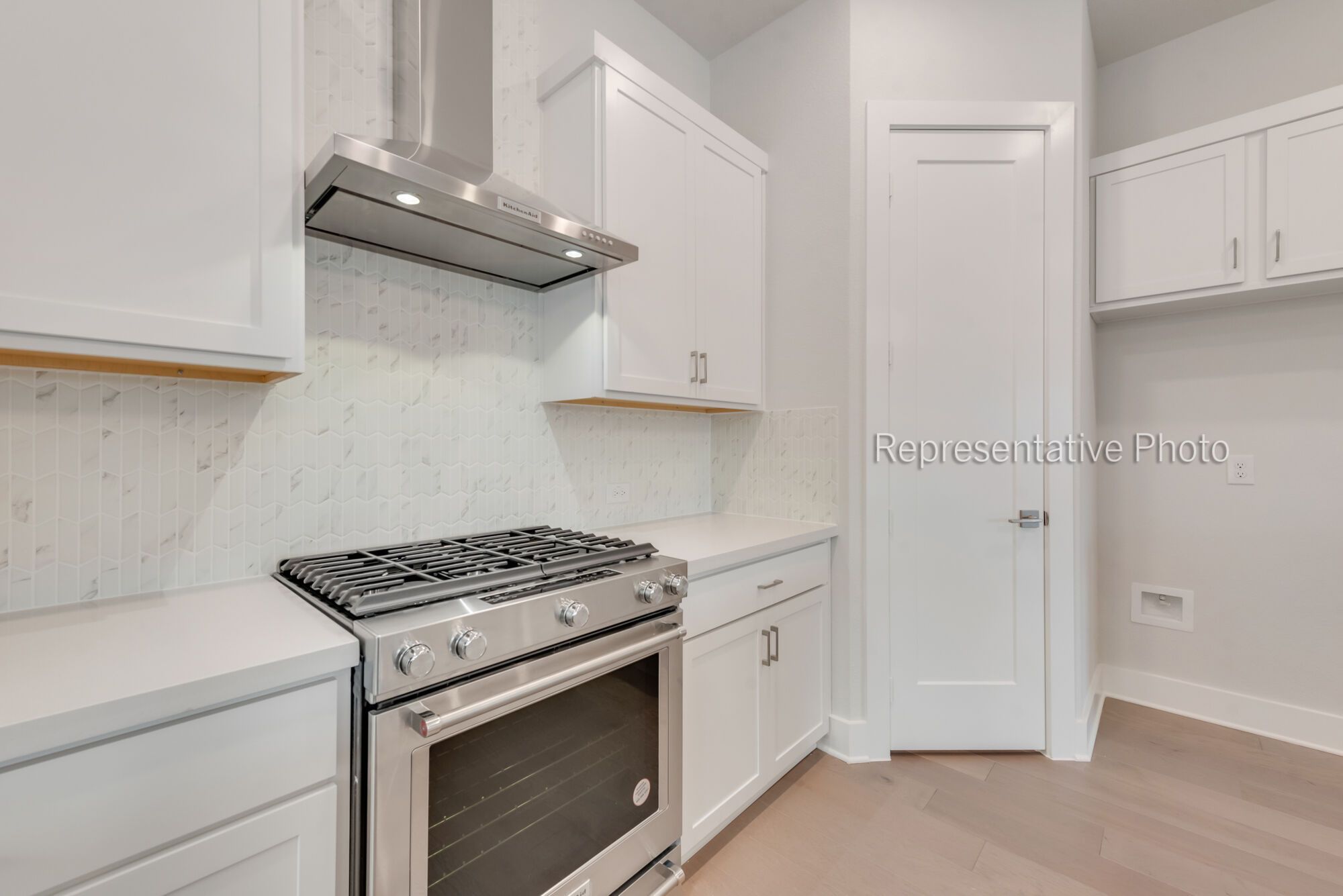 Photo representation of the Aberdeen II floorplan. Colors, finishes and options will vary.