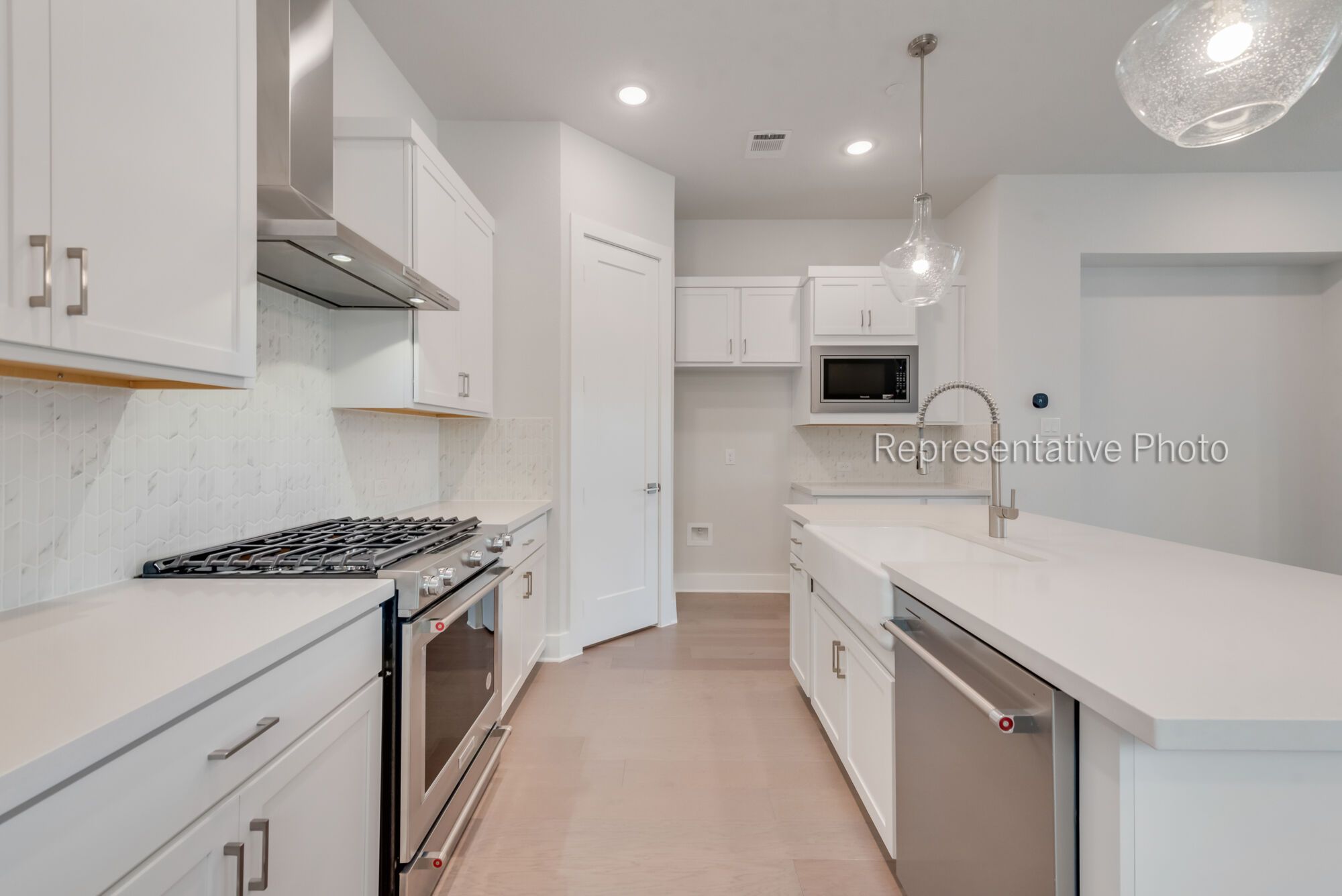 Photo representation of the Aberdeen II floorplan. Colors, finishes and options will vary.