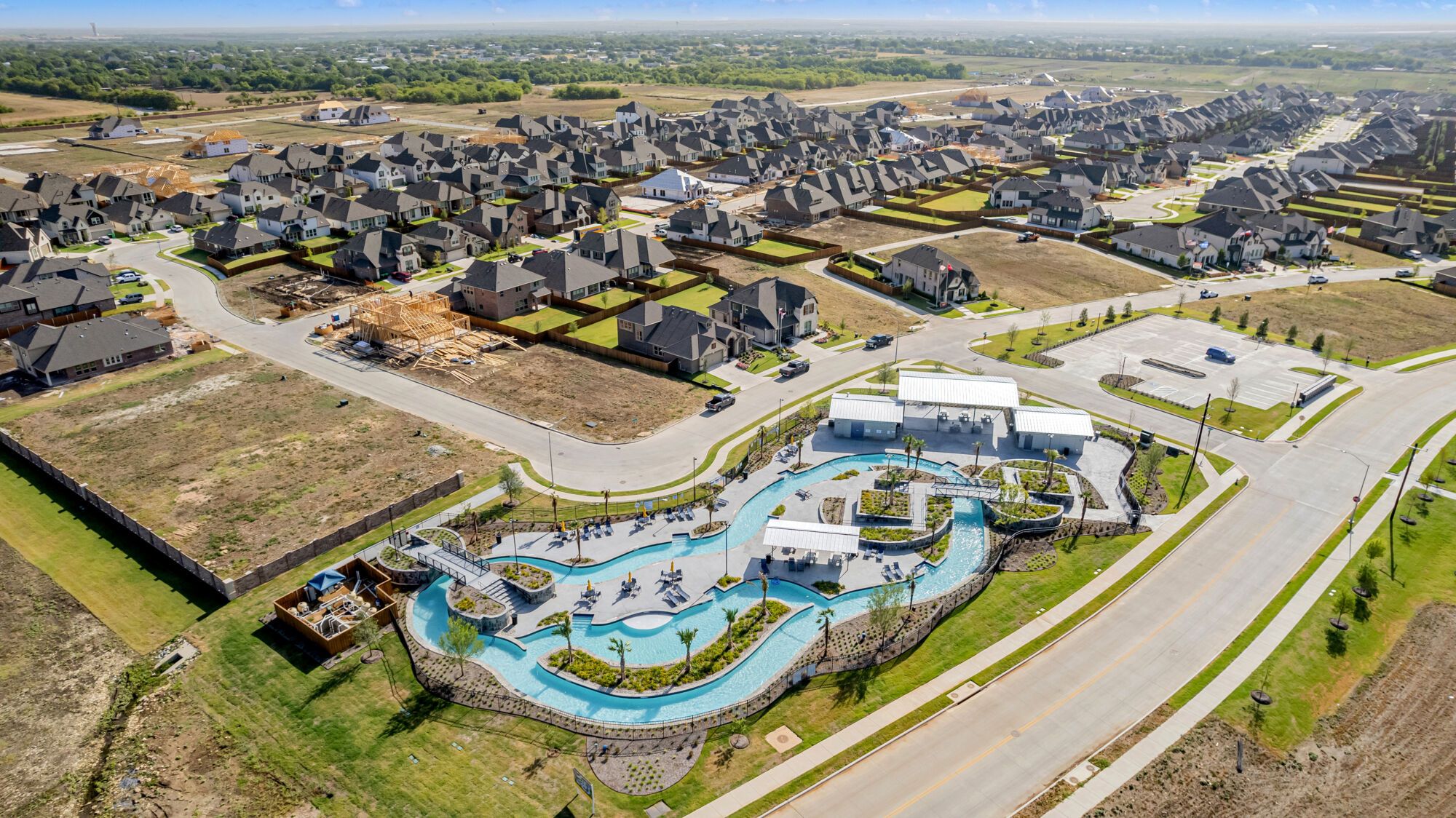 Resort-style lazy river