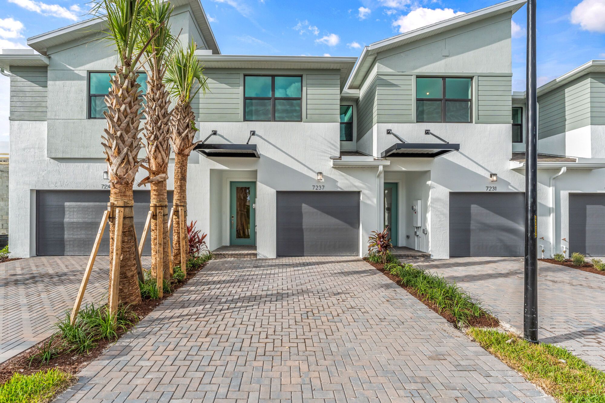 7237 Channing Ave (Hawthorn)