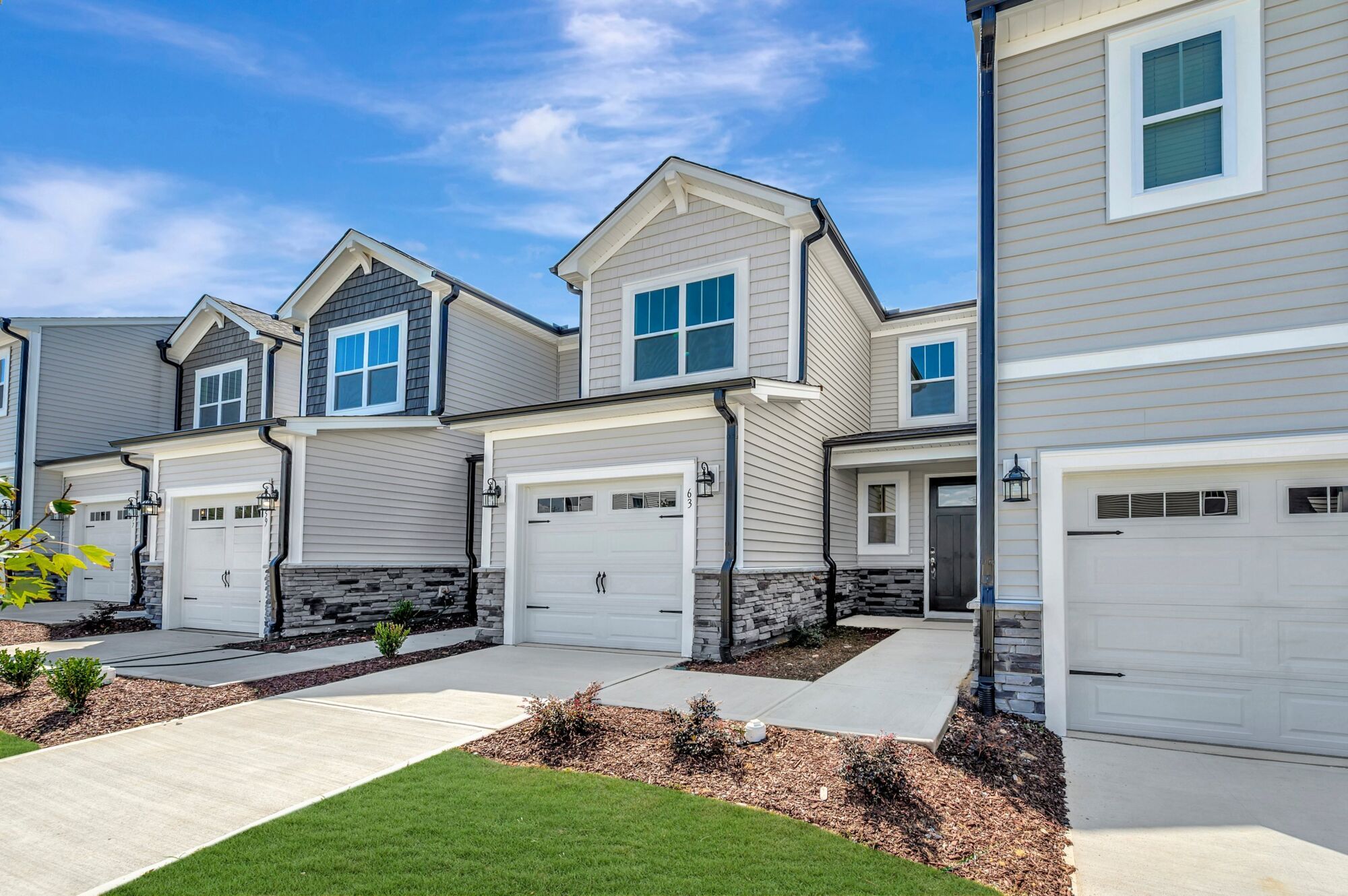 63 DORADO DR (Hallie)
