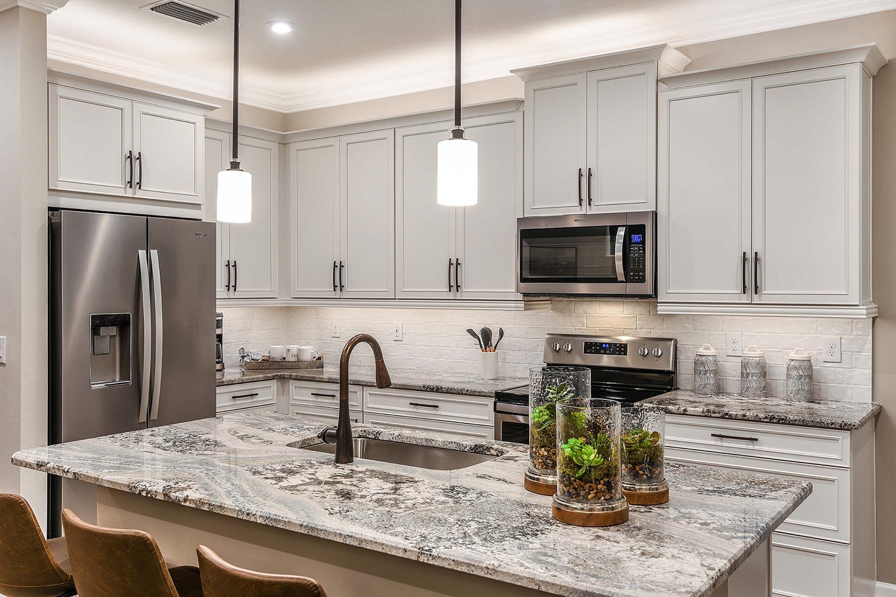 Largo PHOTOS ARE A REPRESENTATION OF THE MODEL HOME.